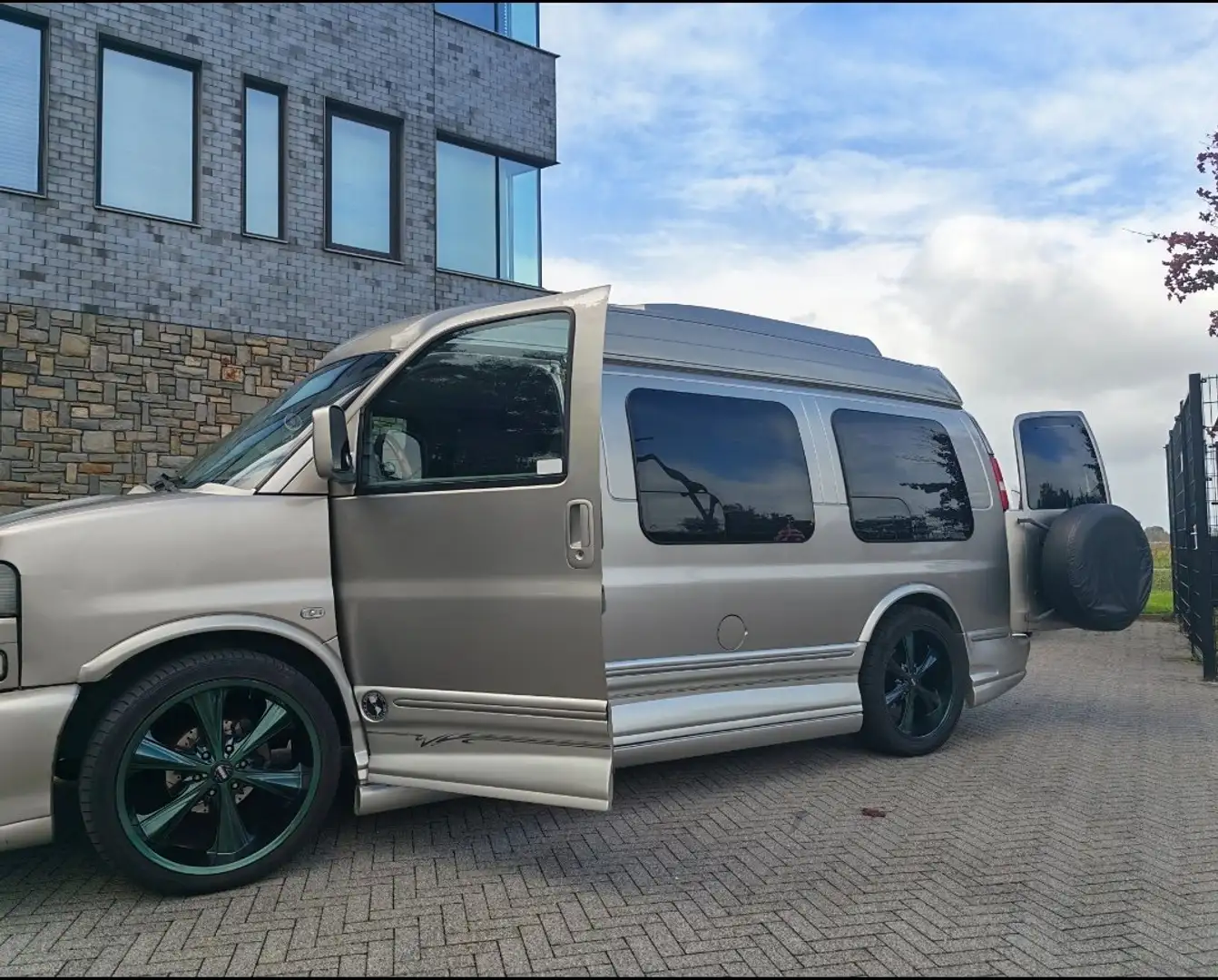 Chevrolet Express Express Hnědá - 2