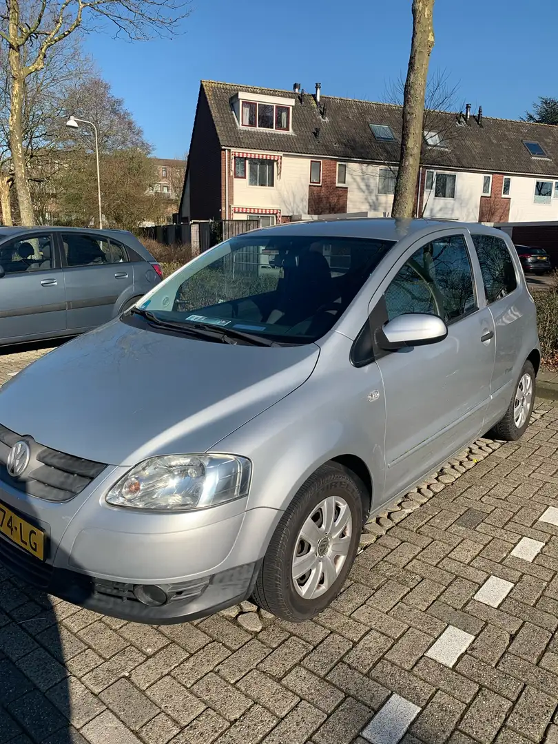 Volkswagen Fox 1.2 Trendline Grijs - 2