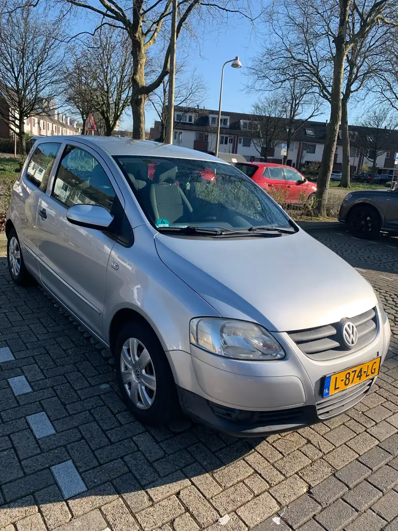Volkswagen Fox 1.2 Trendline Grijs - 1
