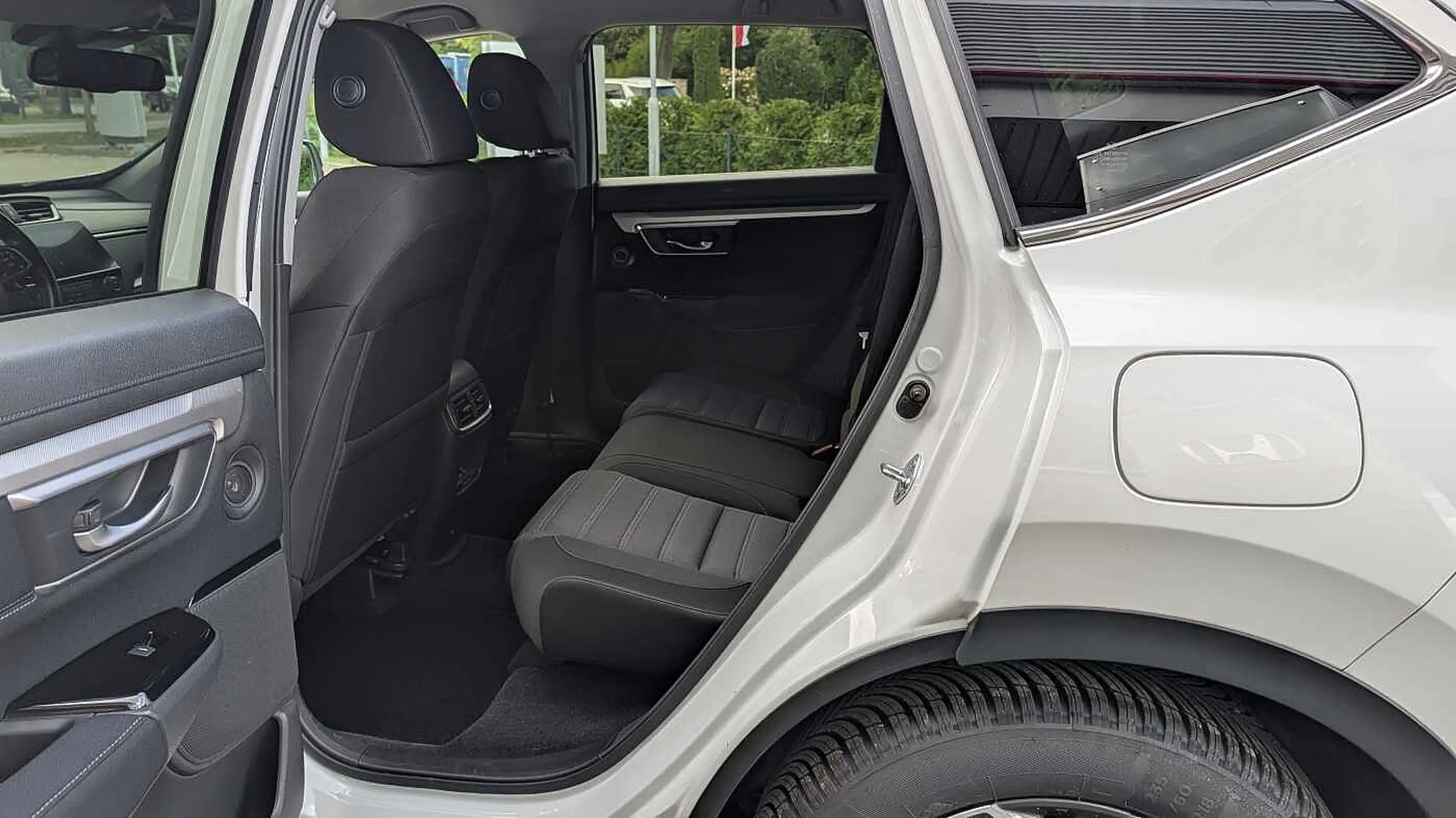 Honda CR-V Hybrid 2.0 i-MMD 2WD Elegance — photo 9