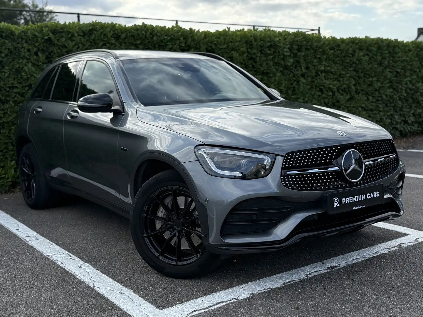 Mercedes-Benz GLC 300 de 4Matic 9G-TRONIC AMG Line Grijs - 1