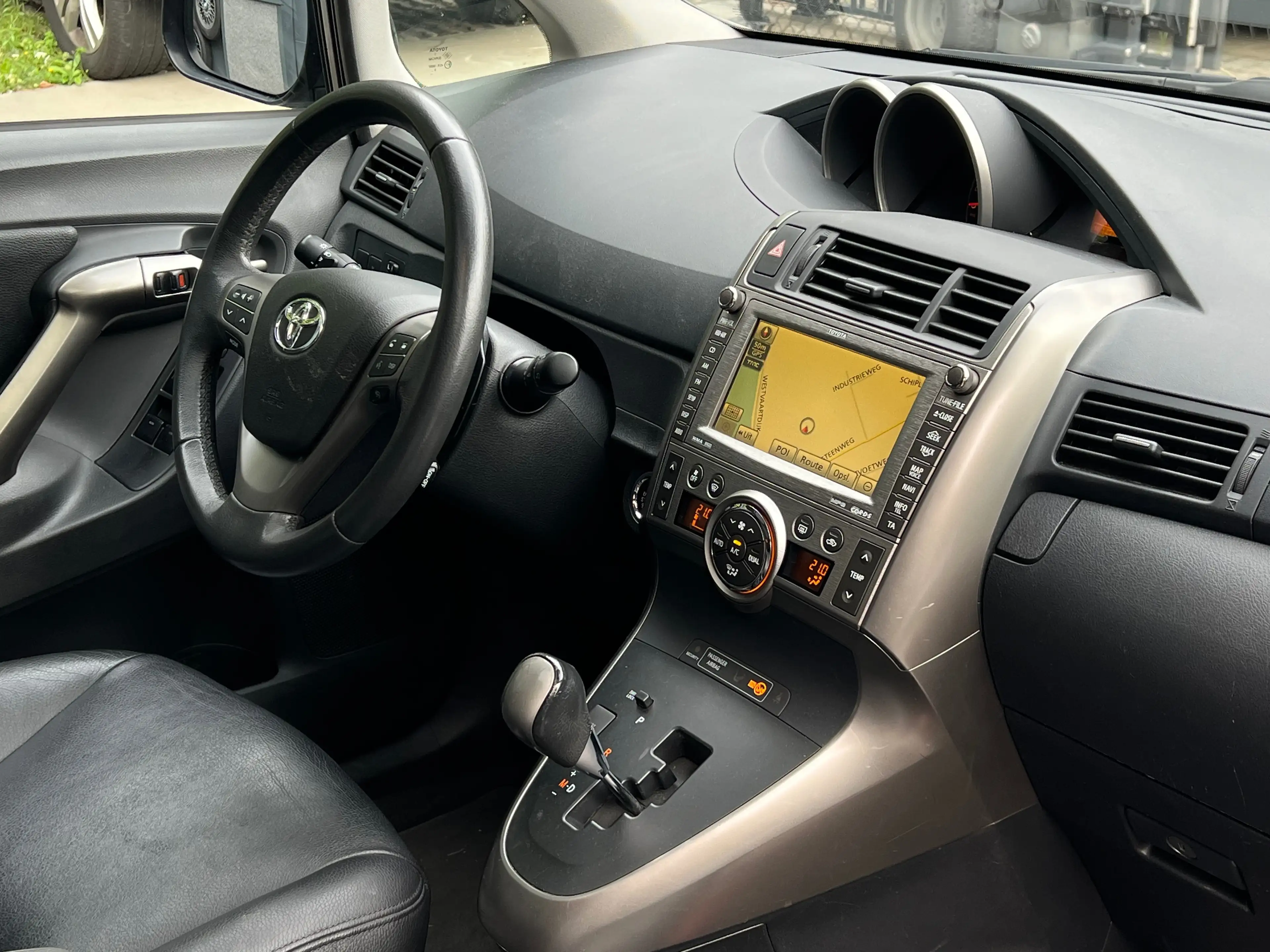 Toyota Verso 2.2 D-4D D-CAT Luna 7pl. AUTOMAAT — photo 12