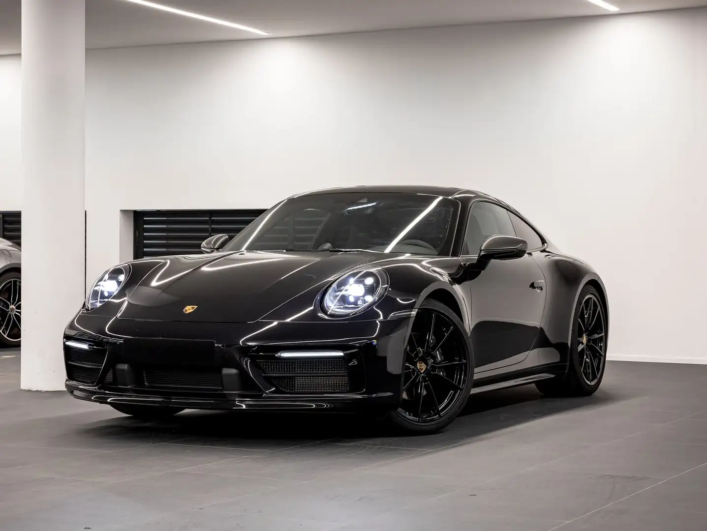 Porsche 911 Carrera T Schwarz - 1