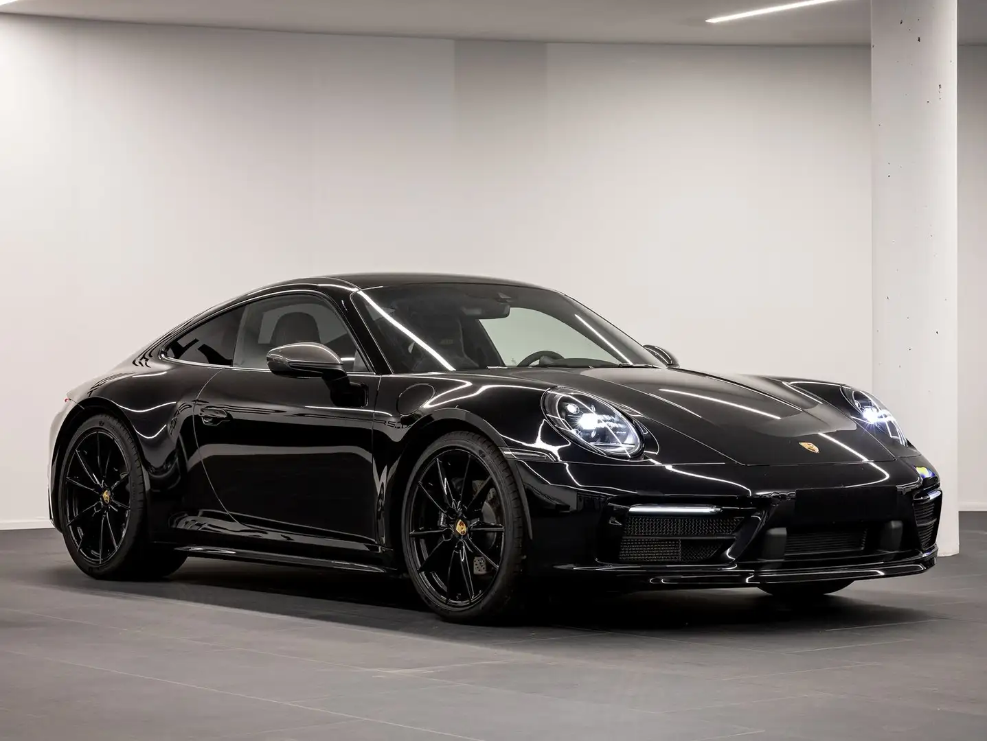 Porsche 911 Carrera T Schwarz - 2