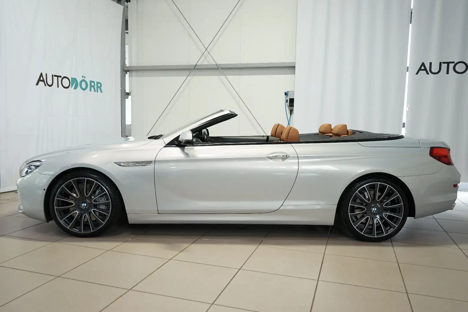BMW 650 i xDrive Cabrio HUD+Sitzklima+SoftClose+ACC Argent - 2