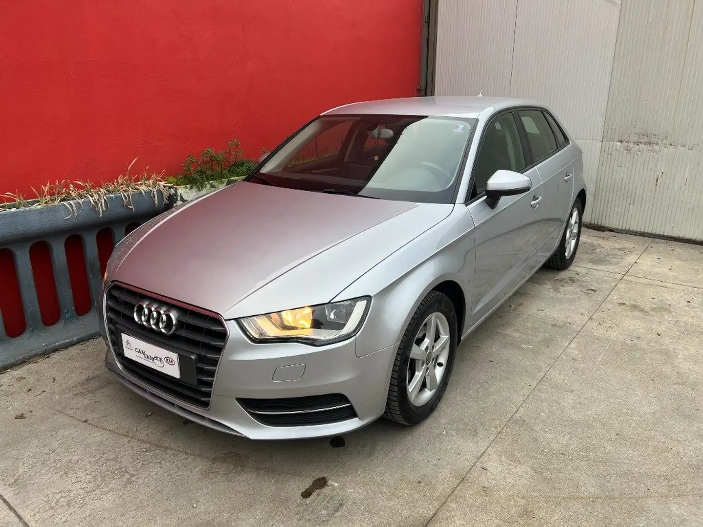 Audi A3 SPB 1.6 TDI clean diesel S tronic Ambiente Argent - 1