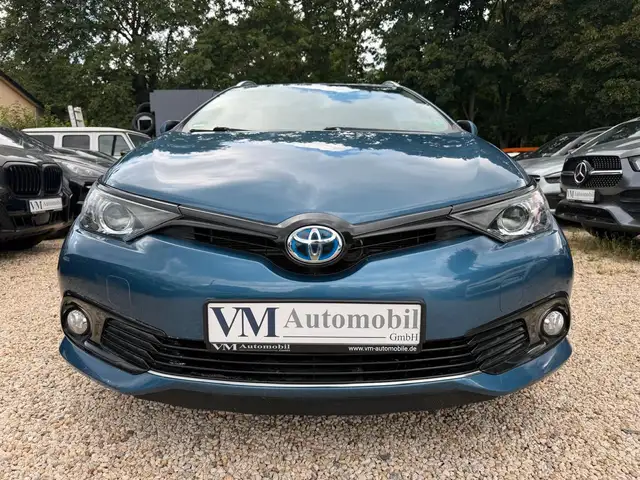 Toyota Auris view 2