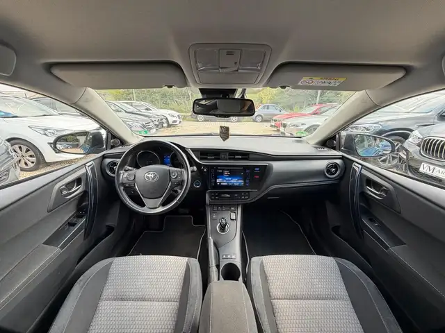 Toyota Auris view 7
