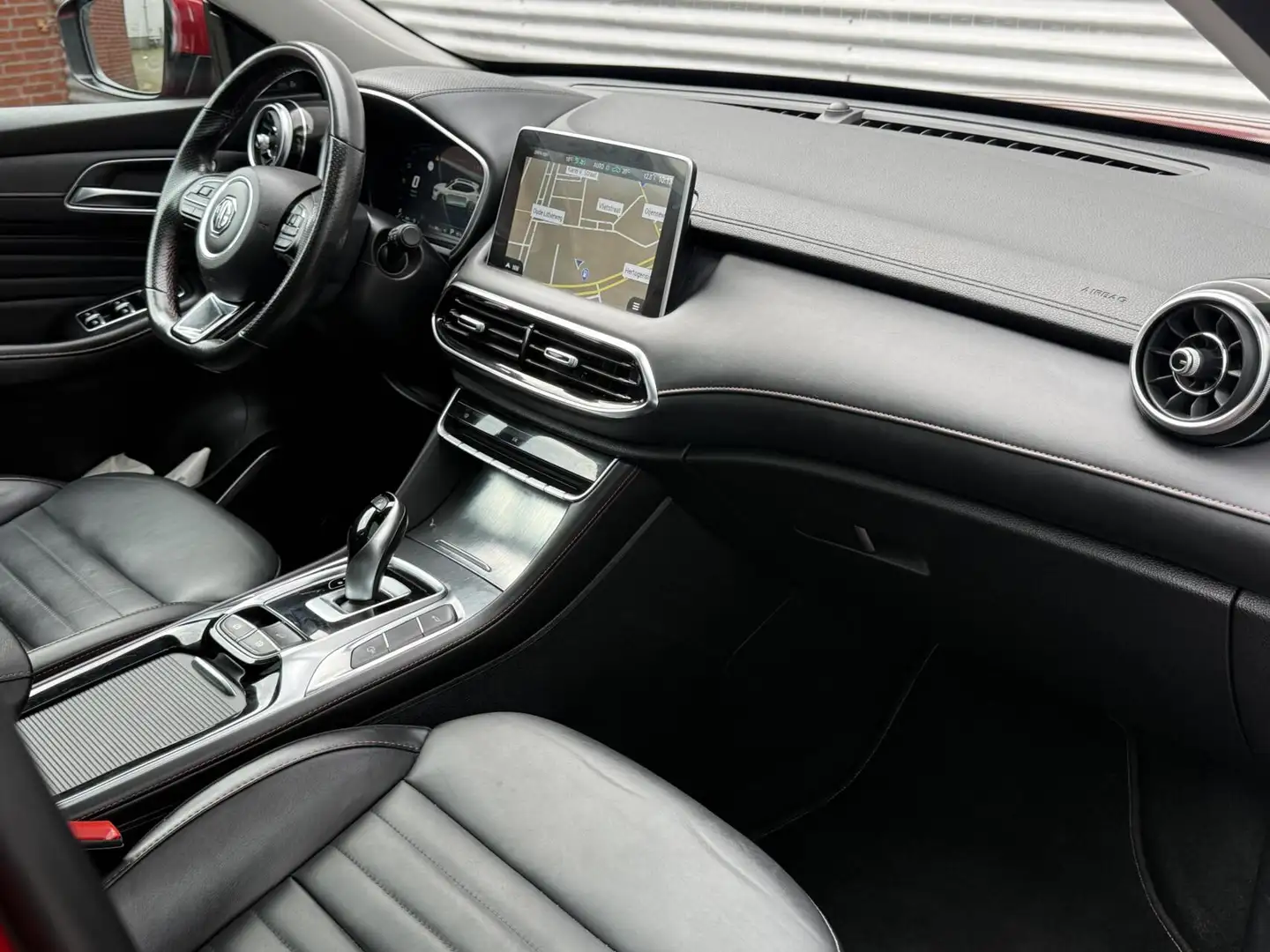 MG EHS 1.5 TGDI Autom Carplay Panodak Cruise Led 360 Came Rood - 2