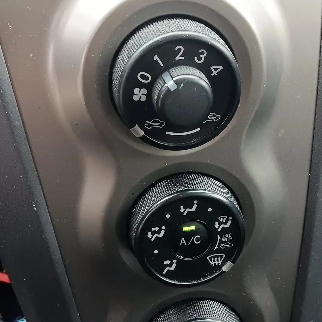 Toyota Yaris 1.4 D-4D Cool - 2