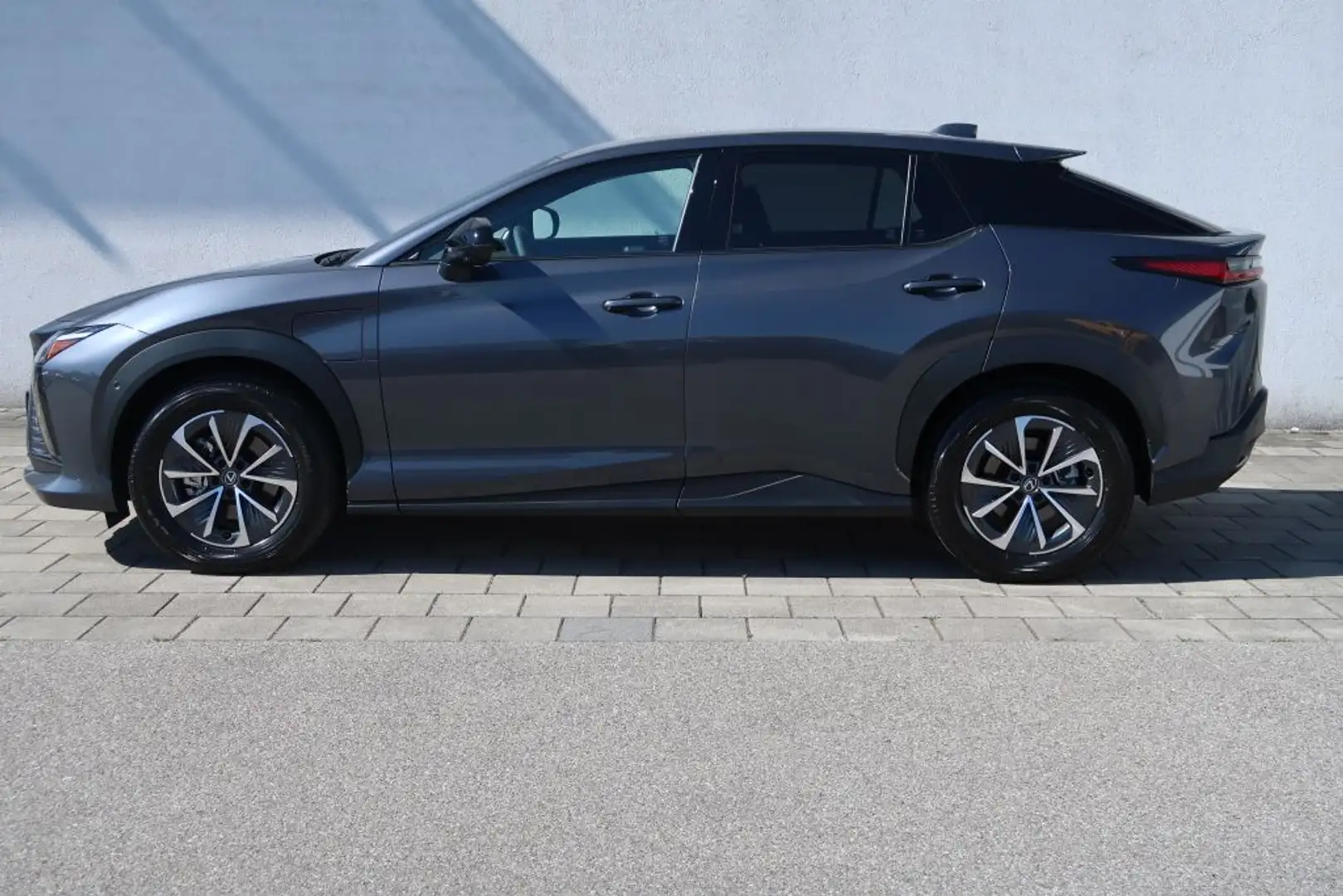 Lexus RZ 300e Executive Line Schwarz - 2