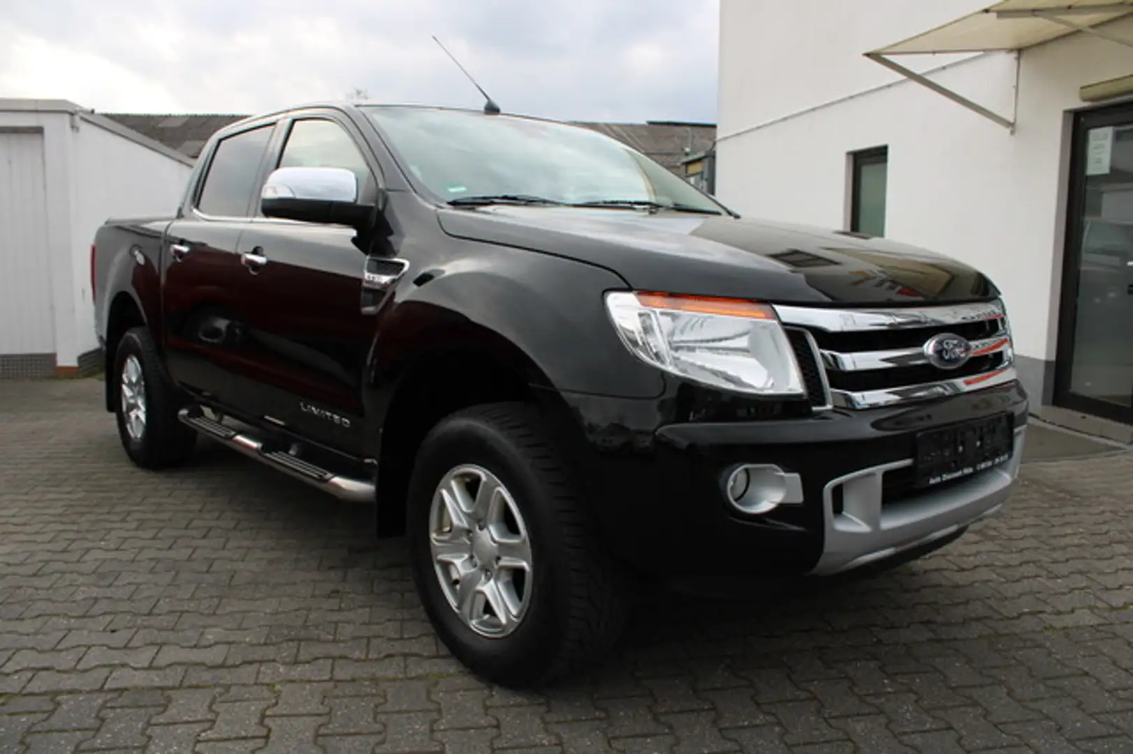 Ford Ranger 3.2 Limited Doka *ATM mit 40TKM*Top Zustand* Schwarz - 1