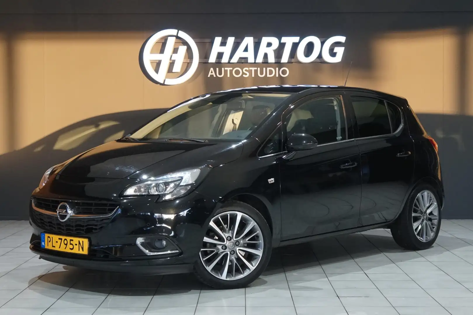 Opel Corsa 1.0 Turbo Innovation + CAMERA / APPLE CARPLAY / ST Zwart - 1