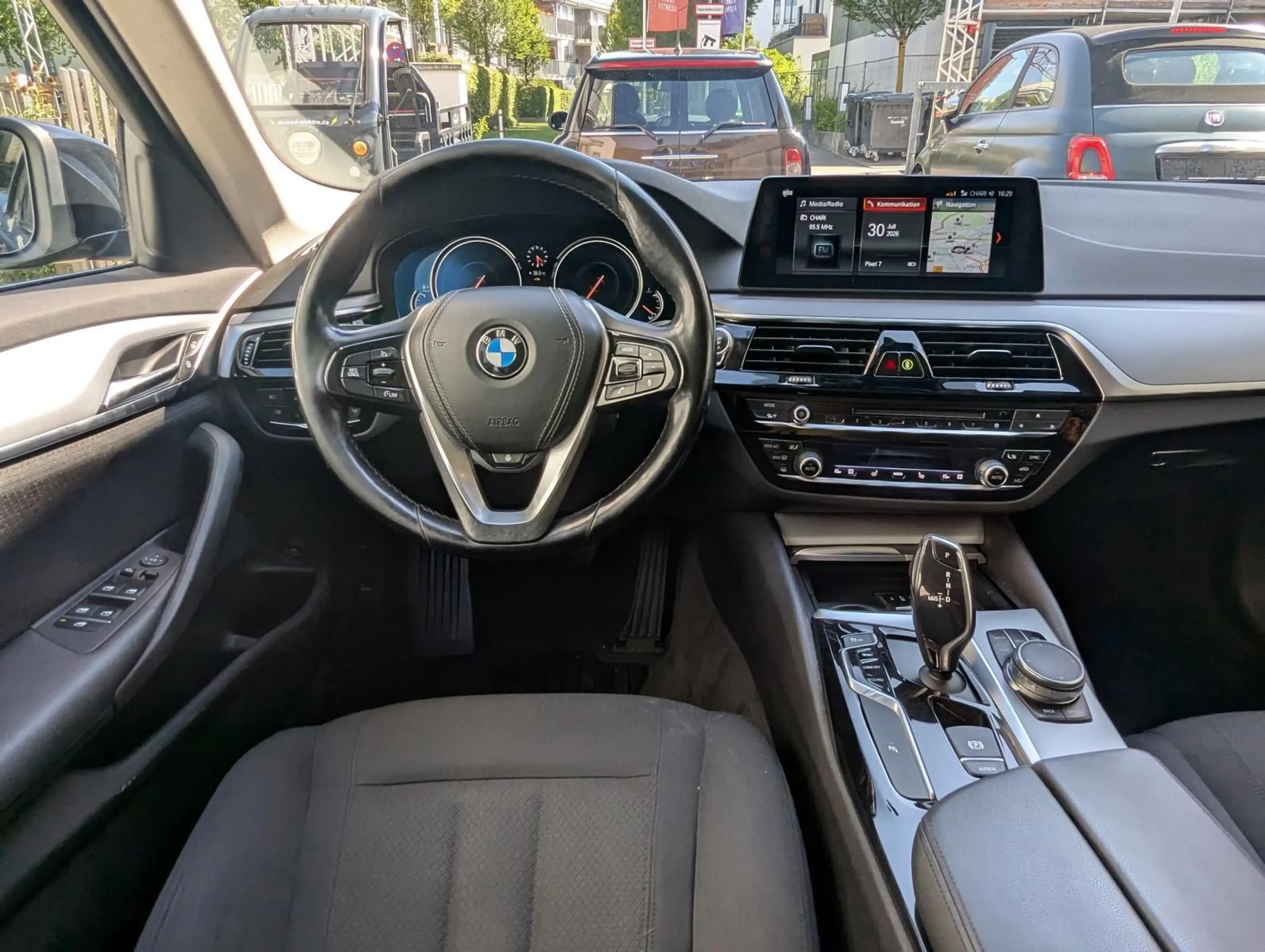 BMW 525 d*Touring*Auto*8G*Led*HUD*Navi*MwSt.* — photo 10