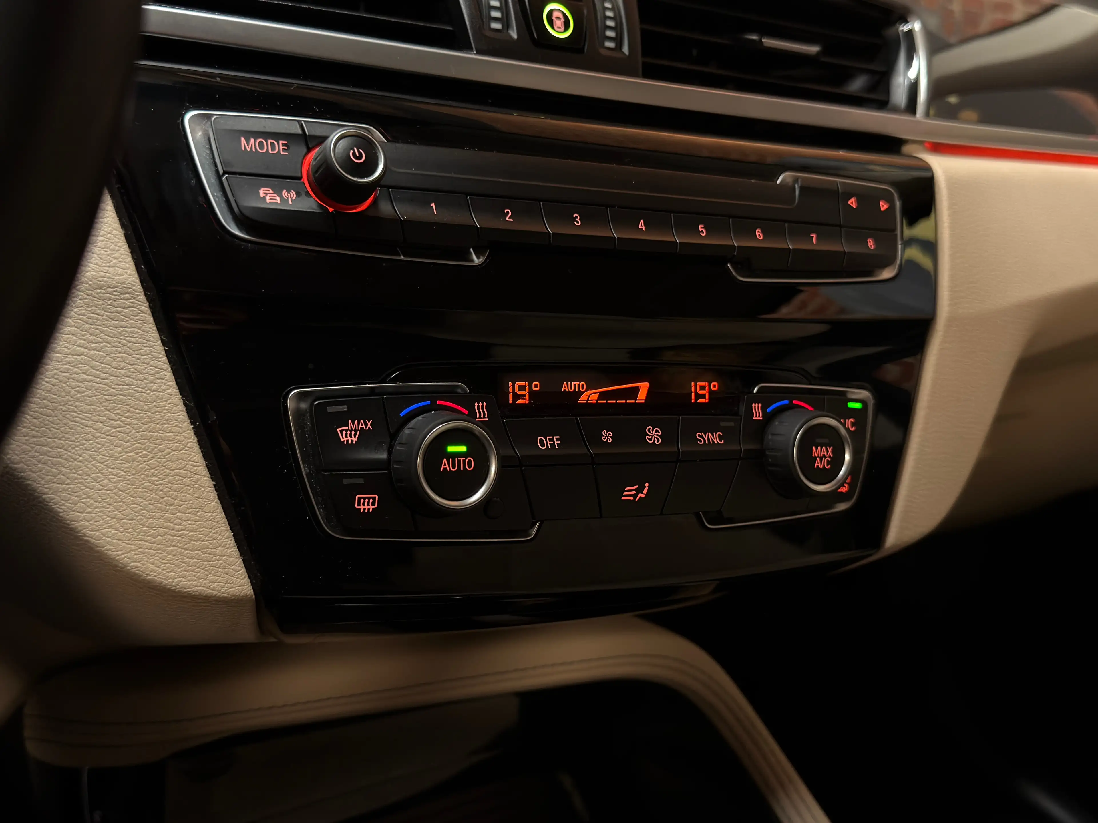 BMW X1 2.0iA sDrive20 (EU6b) Automaat | LED | Trekhaak — photo 14