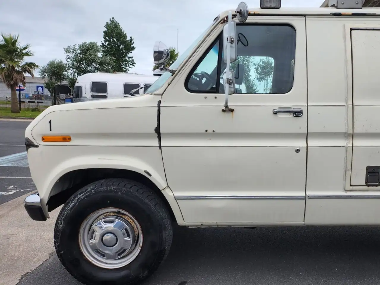 Ford E 350, foto 9