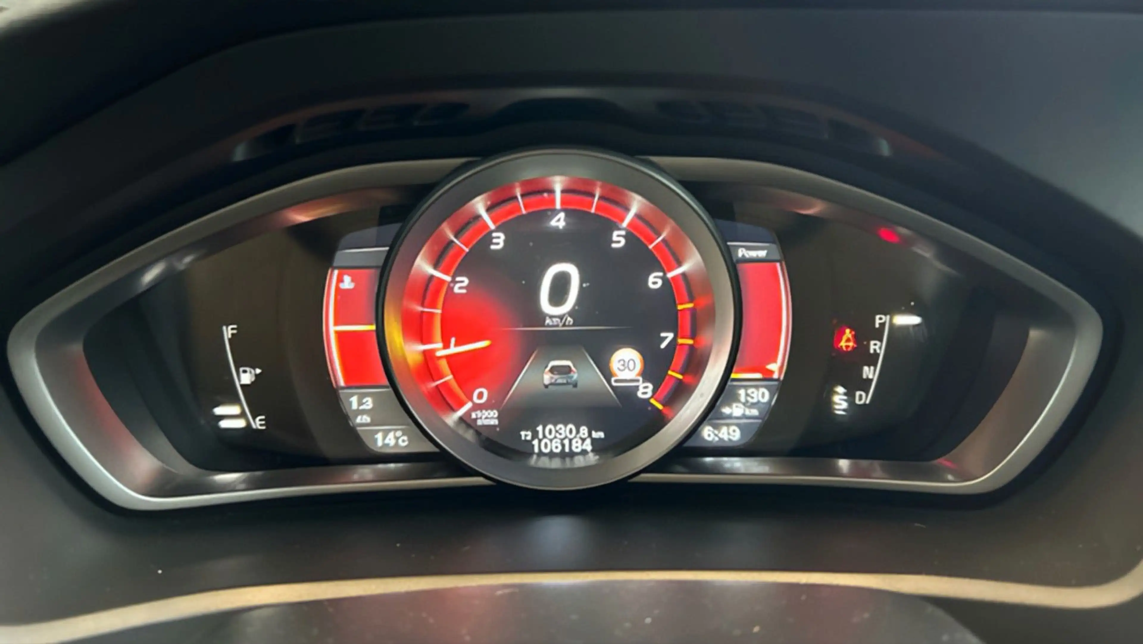 Volvo V40 Cross Country Leder Navi Panorama RFK SHZ — photo 11