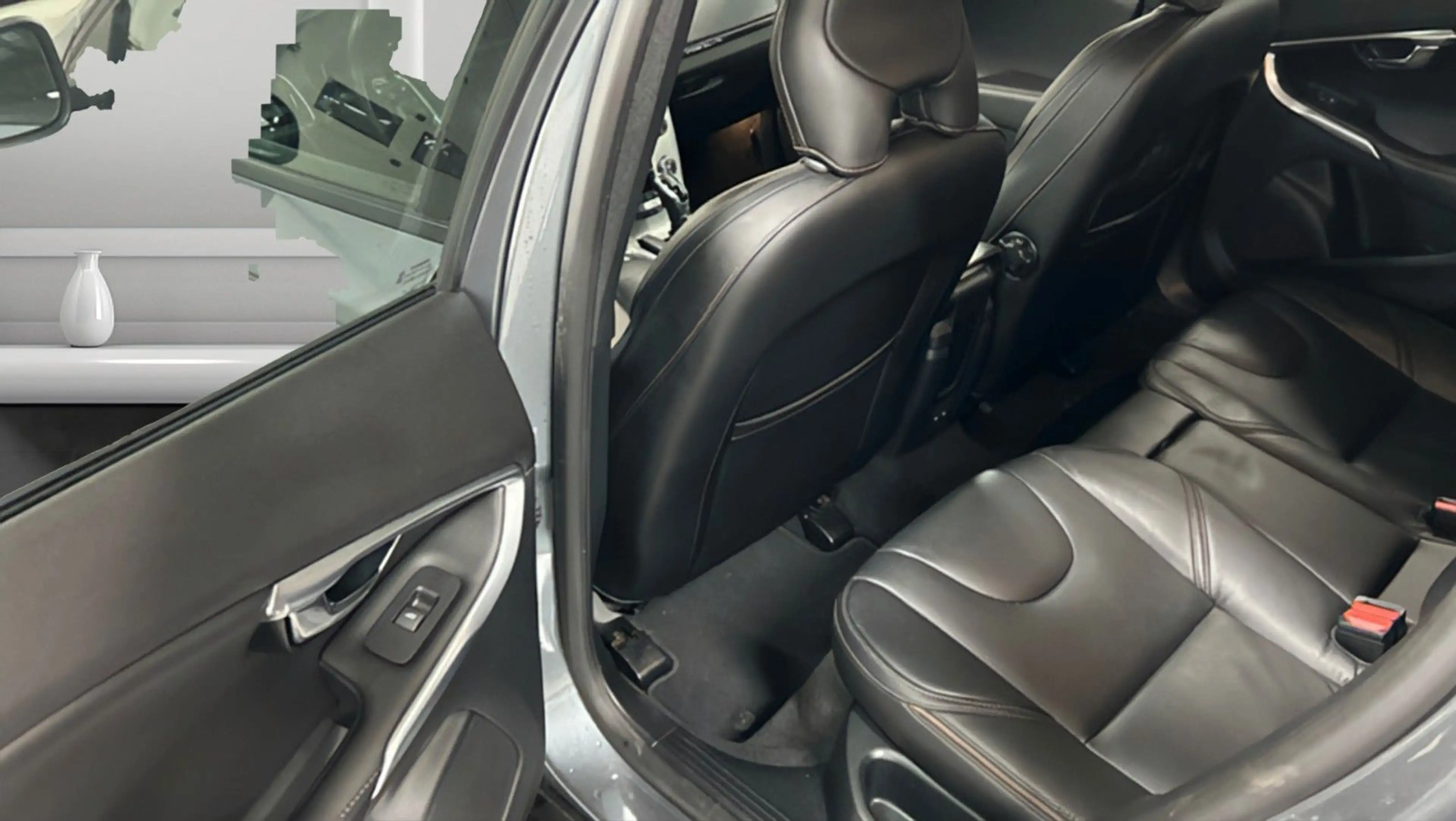 Volvo V40 Cross Country Leder Navi Panorama RFK SHZ — photo 7