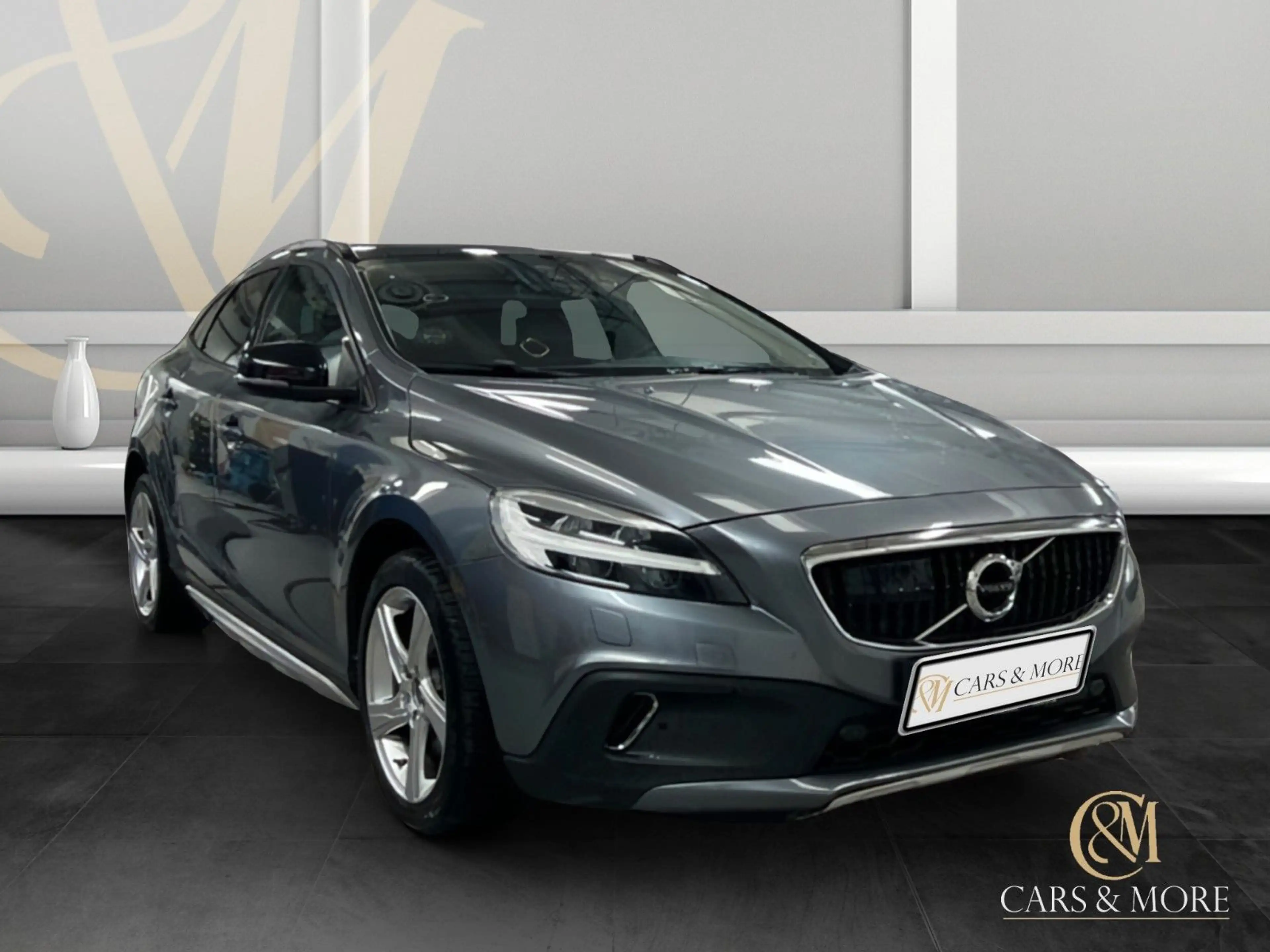 Volvo V40 Cross Country Leder Navi Panorama RFK SHZ — photo 2