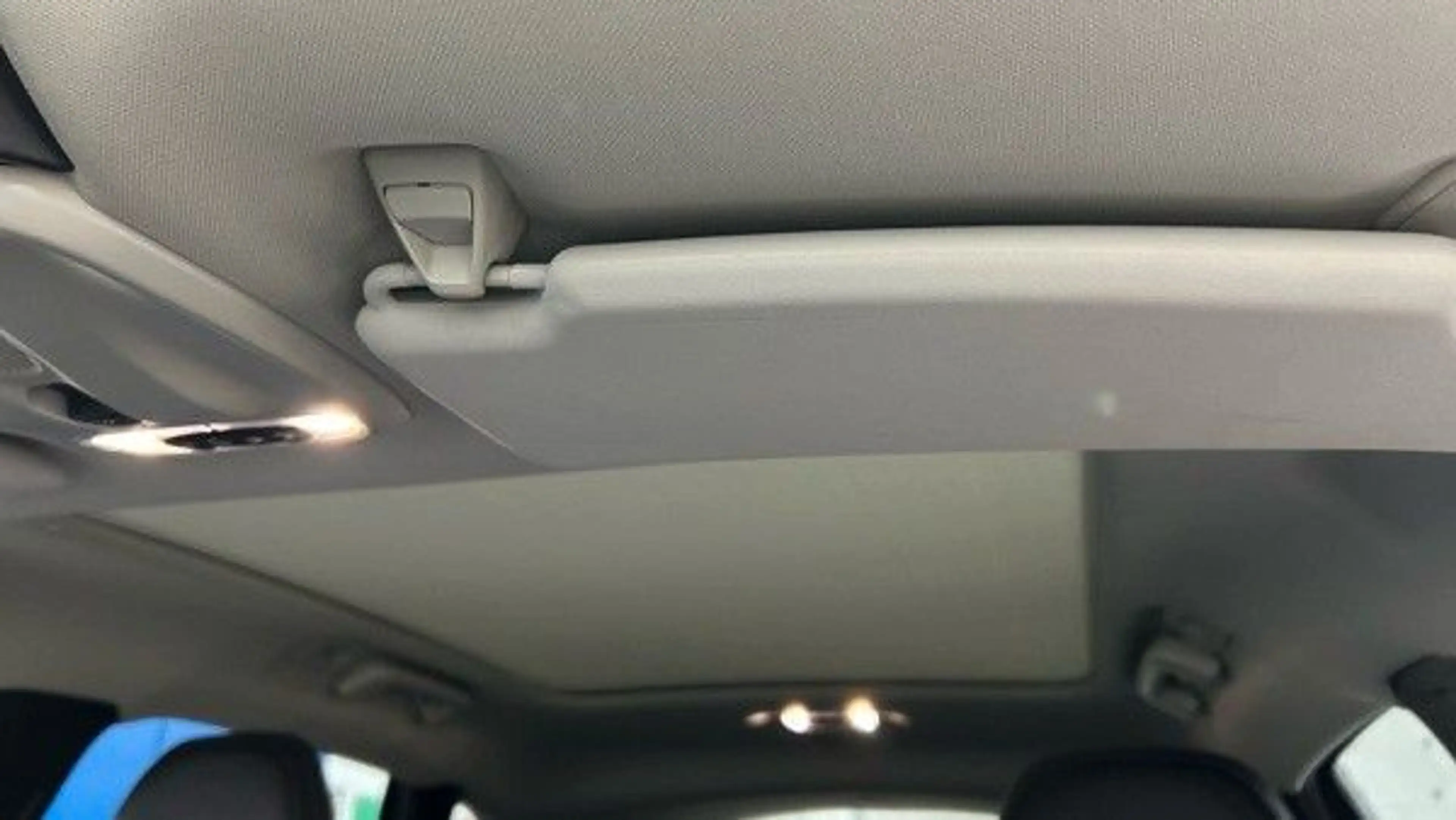 Volvo V40 Cross Country Leder Navi Panorama RFK SHZ — photo 13