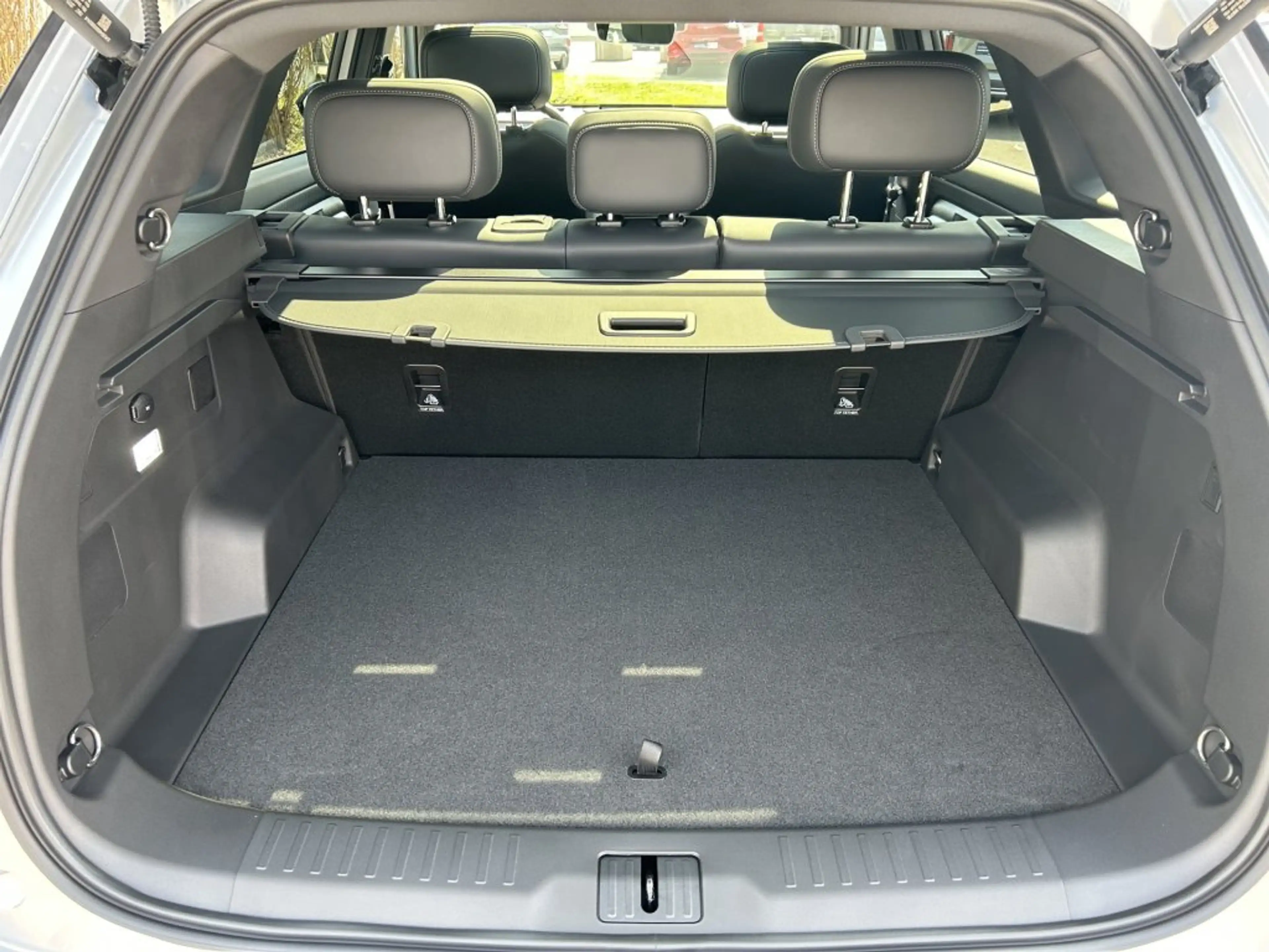 Jaecoo J7 7 PHEV Premium Moonlight Silber Metallic — photo 10