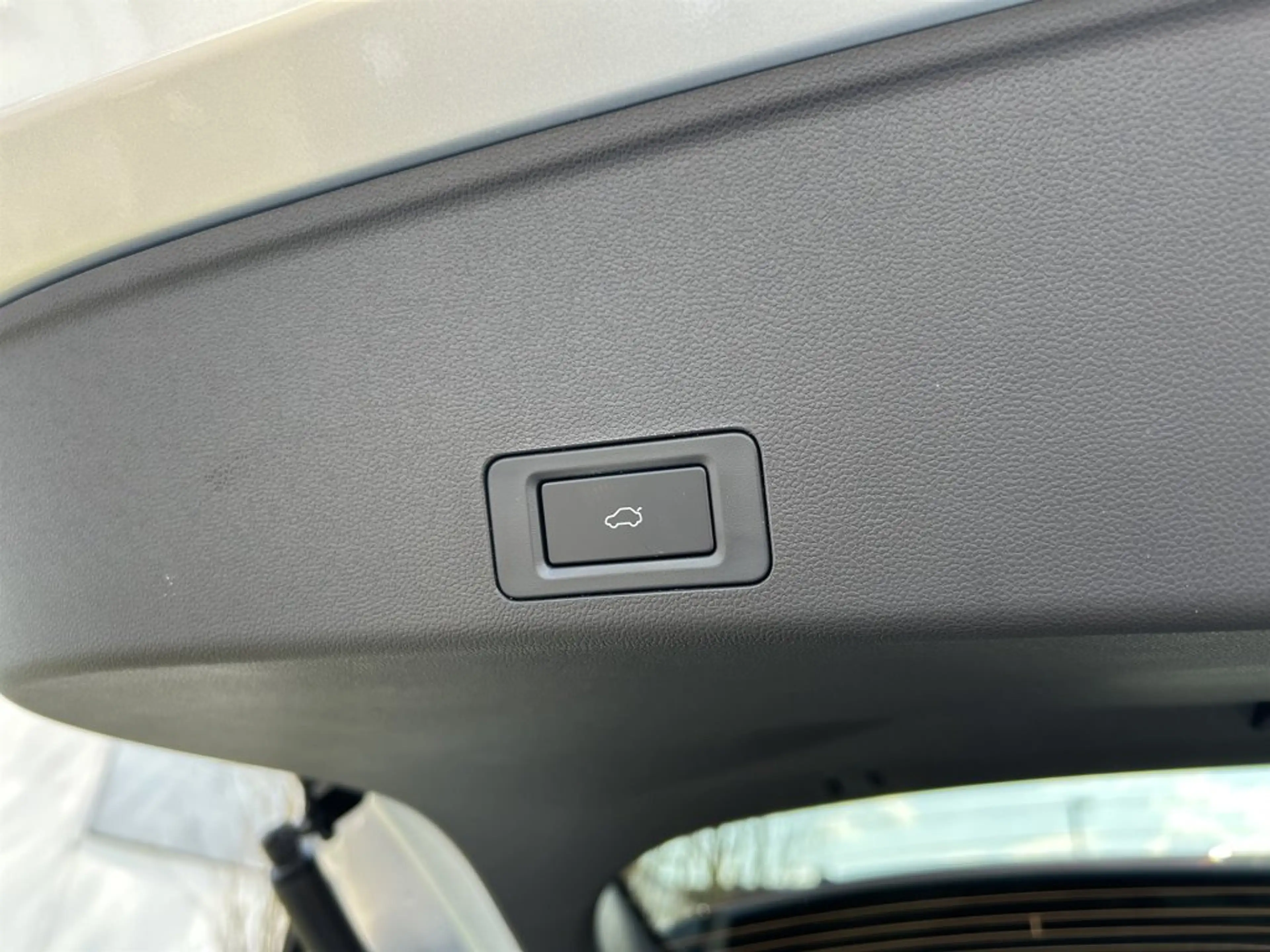 Jaecoo J7 7 PHEV Premium Moonlight Silber Metallic — photo 11