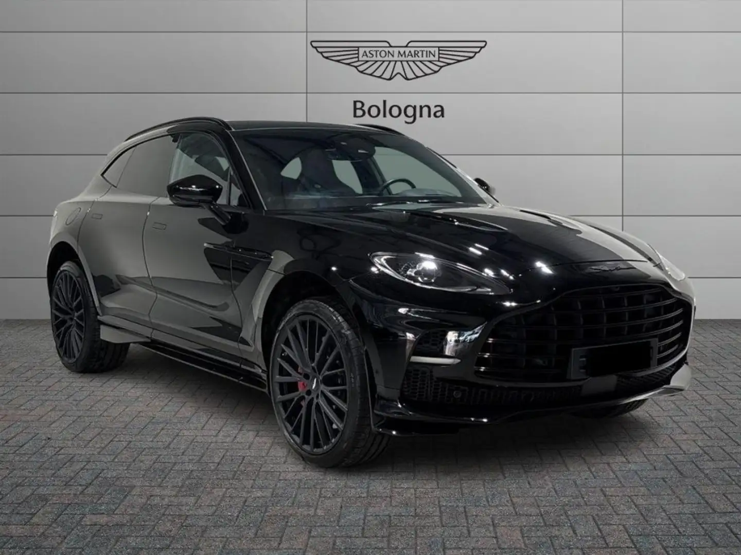 Aston Martin DBX 707 4.0 Auto Чорний - 1