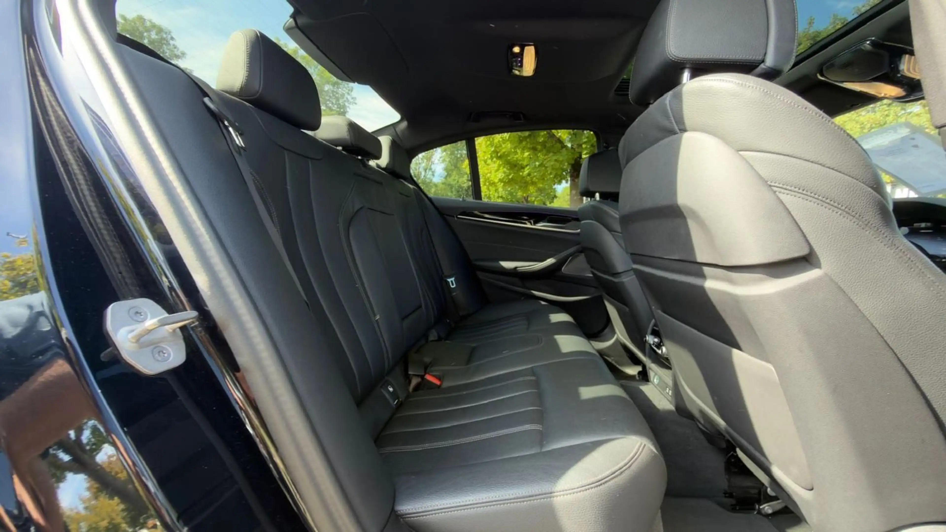 BMW M550 i xDrive/CarPlay/360Kamera/Nav/Klima/HuD — photo 11