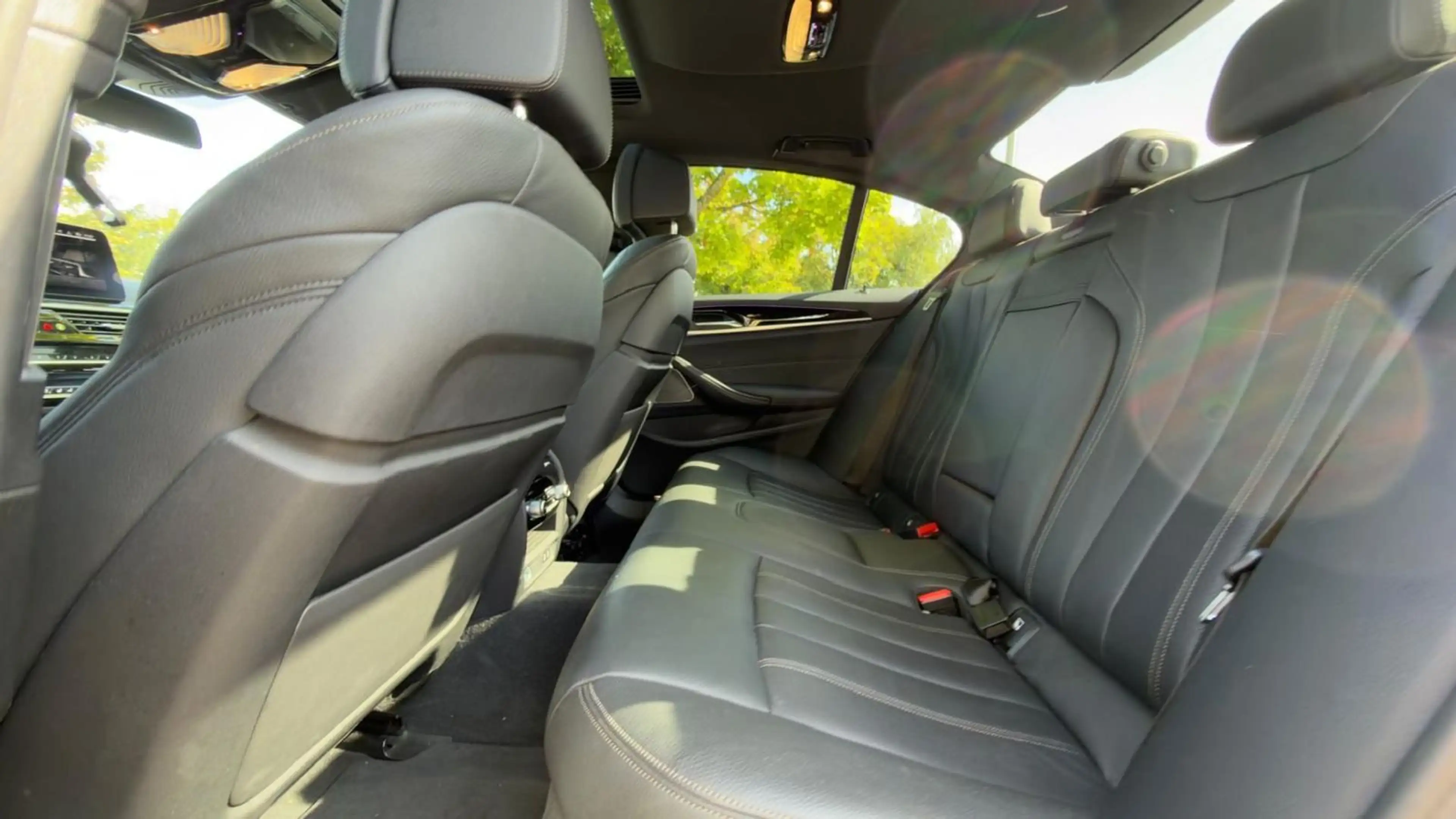 BMW M550 i xDrive/CarPlay/360Kamera/Nav/Klima/HuD — photo 10