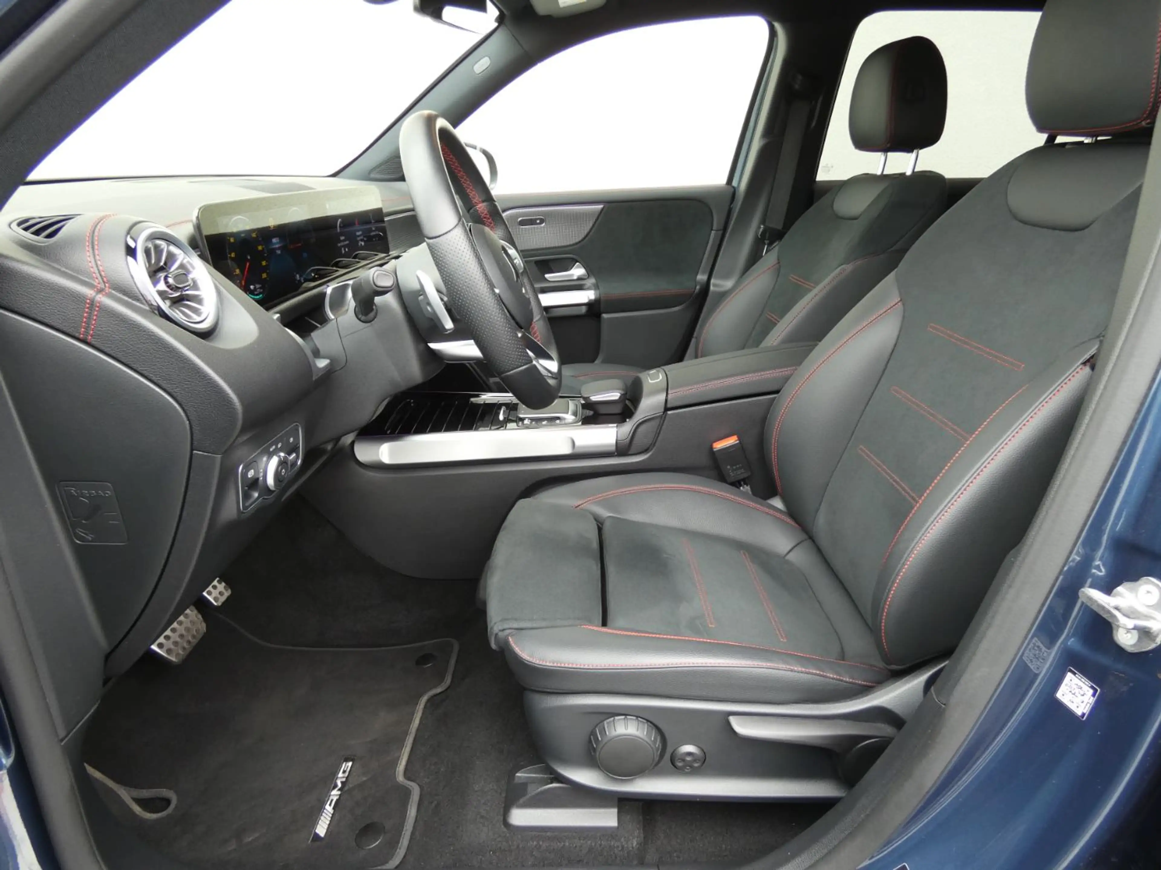 Mercedes-Benz EQB 350 4M AMG Premium +KeyGo+Ambiente+SHZ — photo 13