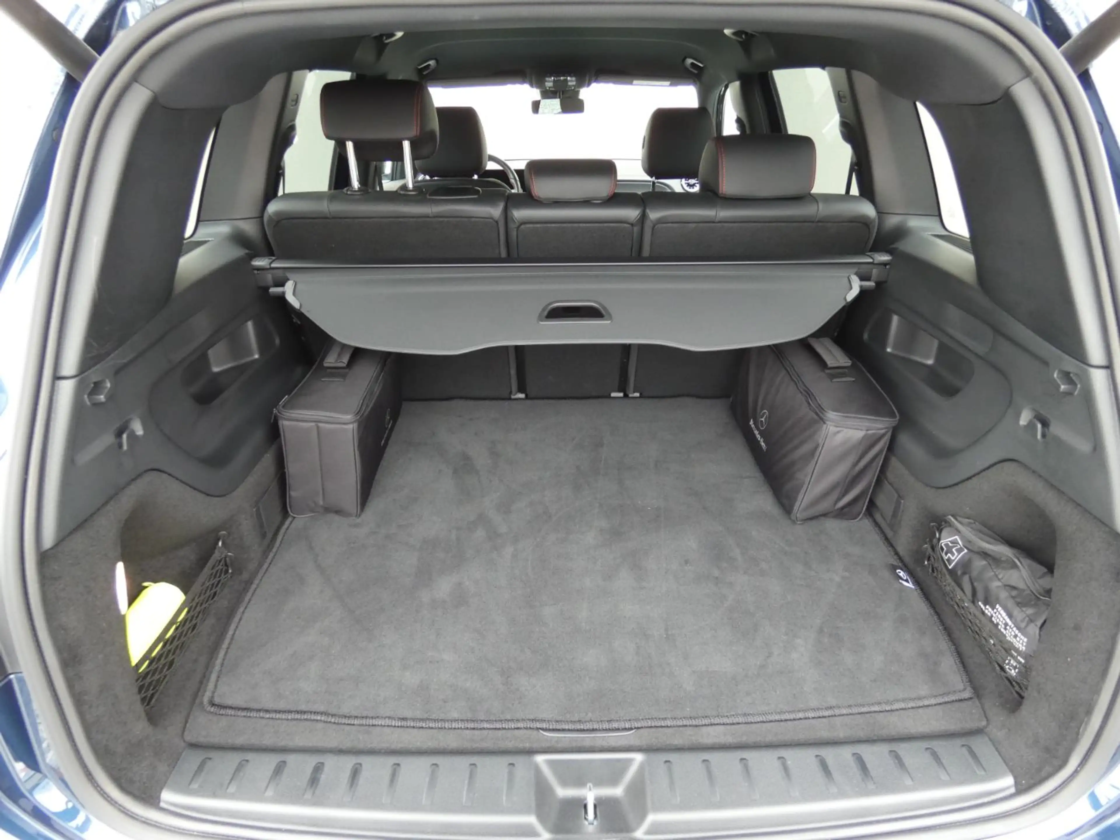 Mercedes-Benz EQB 350 4M AMG Premium +KeyGo+Ambiente+SHZ — photo 12