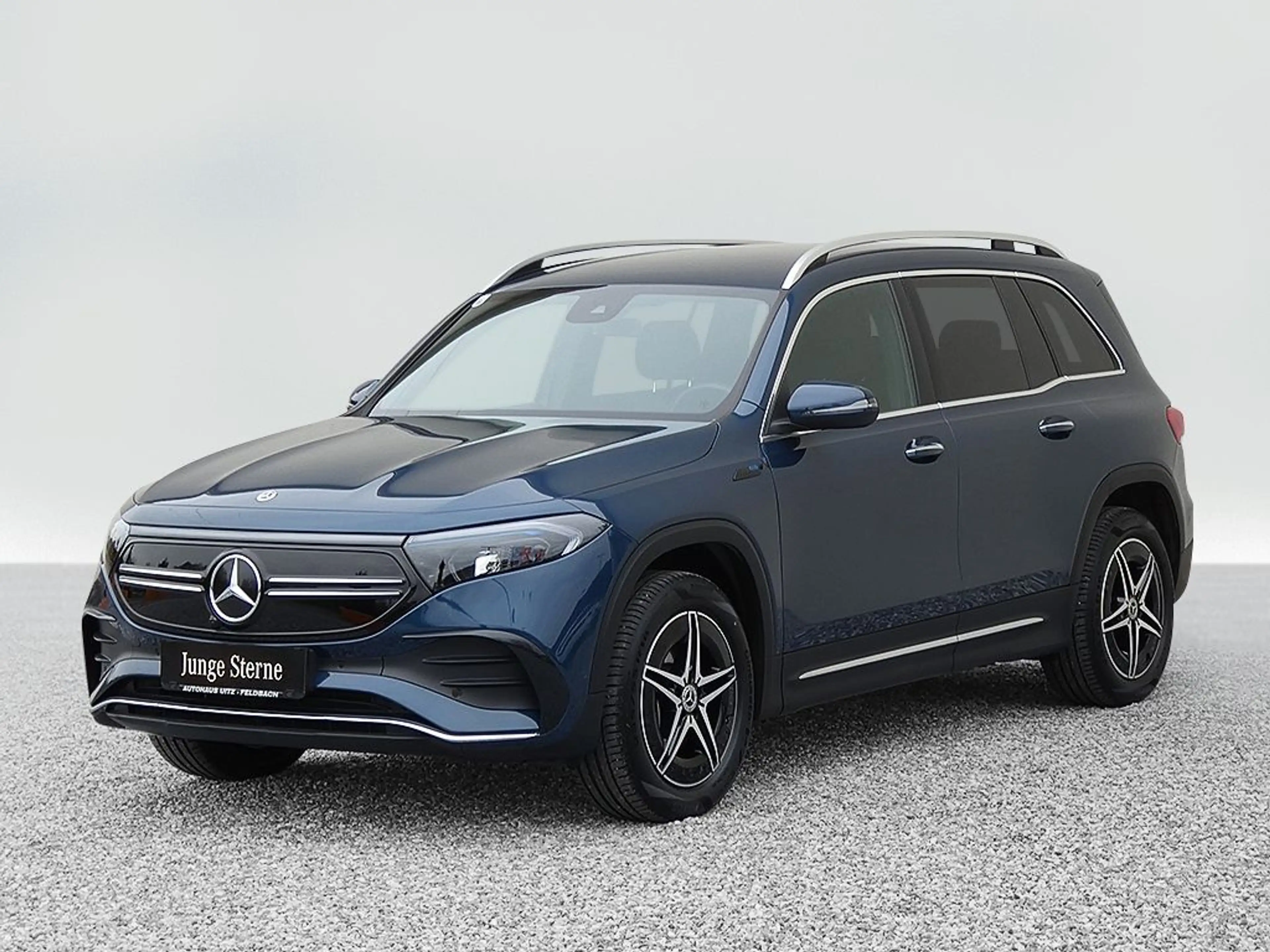 Mercedes-Benz EQB 350 4M AMG Premium +KeyGo+Ambiente+SHZ — photo 4