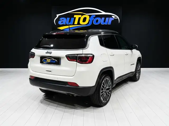 Jeep Compass view 4