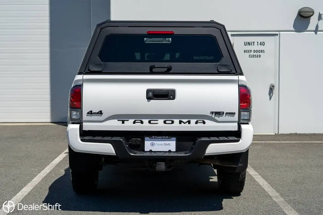 Toyota Tacoma снимка Toyota Tacoma