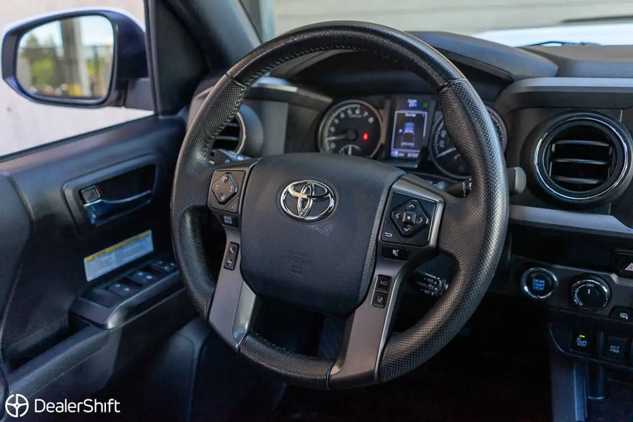 Toyota Tacoma снимка Toyota Tacoma