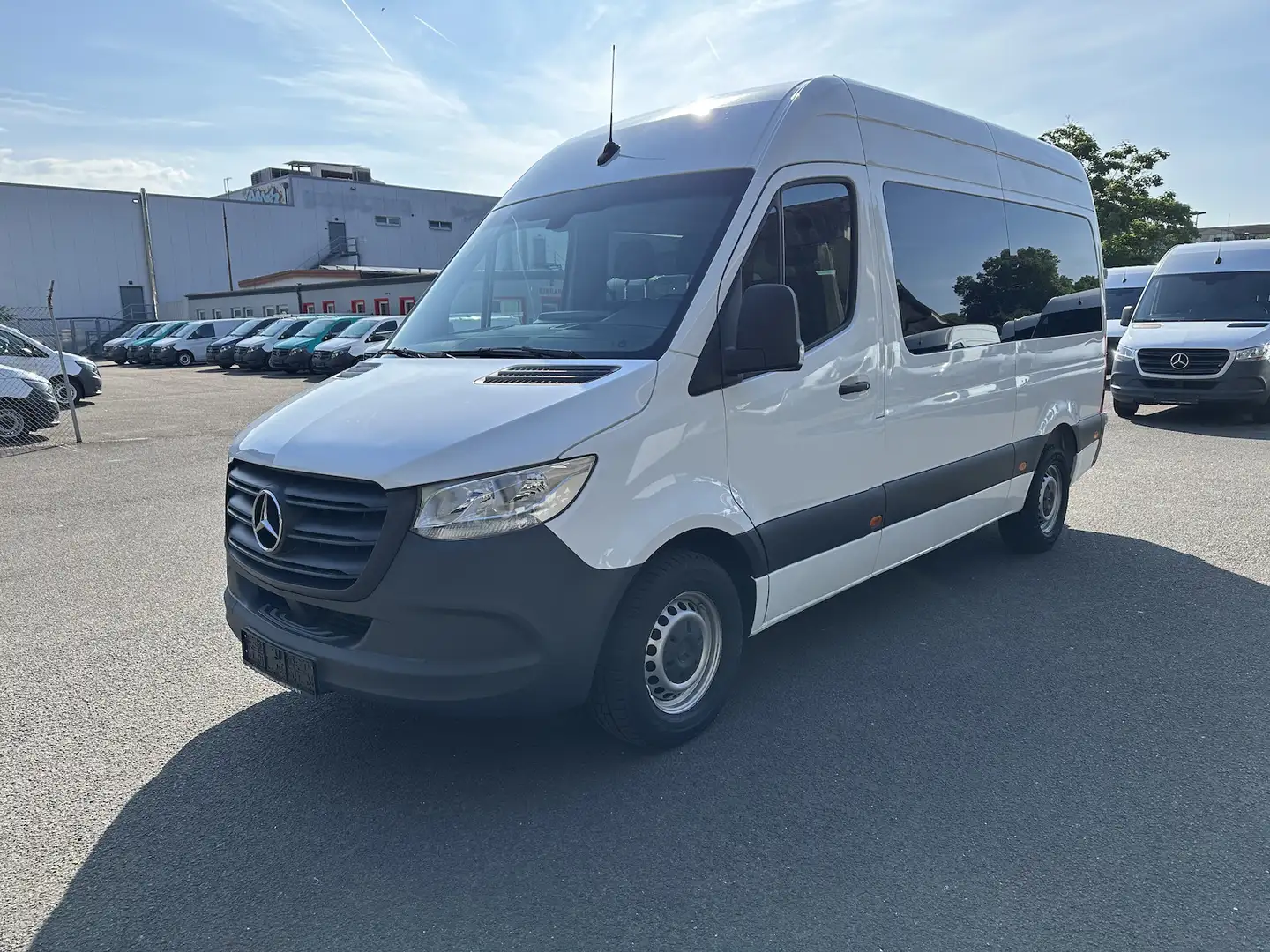 Mercedes-Benz Sprinter 316 CDI RWD L2 9 Sitzer Bus Weiß - 2