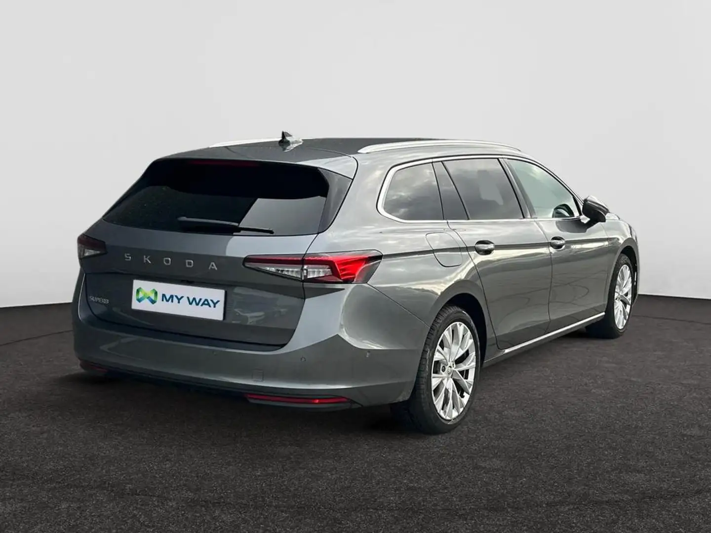 Skoda Superb Superb Combi 1.5 TSI ACT MHEV Selection DSG Grijs - 2