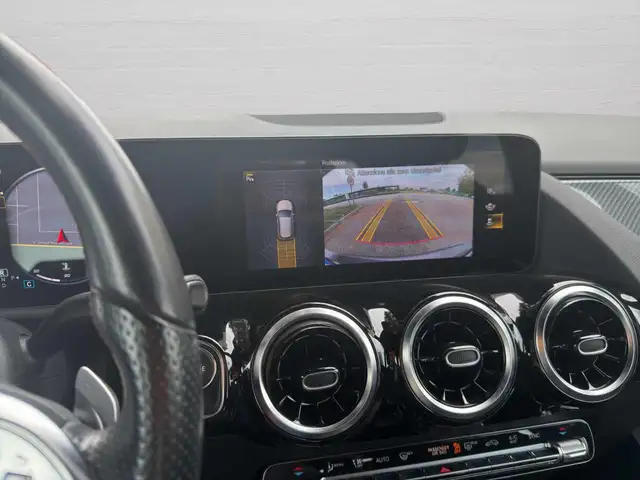 Mercedes-Benz B-Class view 12