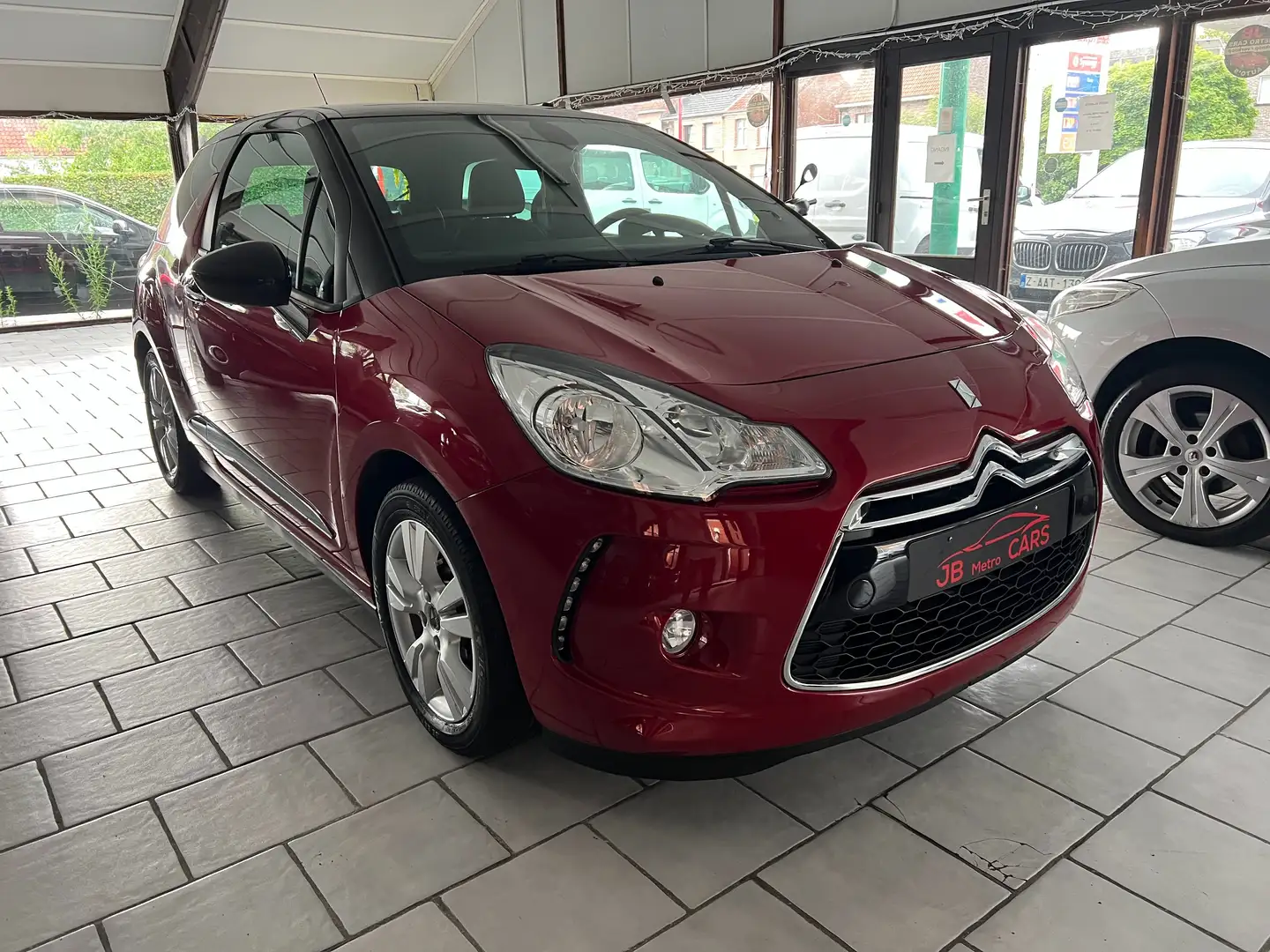 DS Automobiles DS 3 1.2 i /CAR PASS / euro 6b / 1 jaar Garantie Червоний - 1