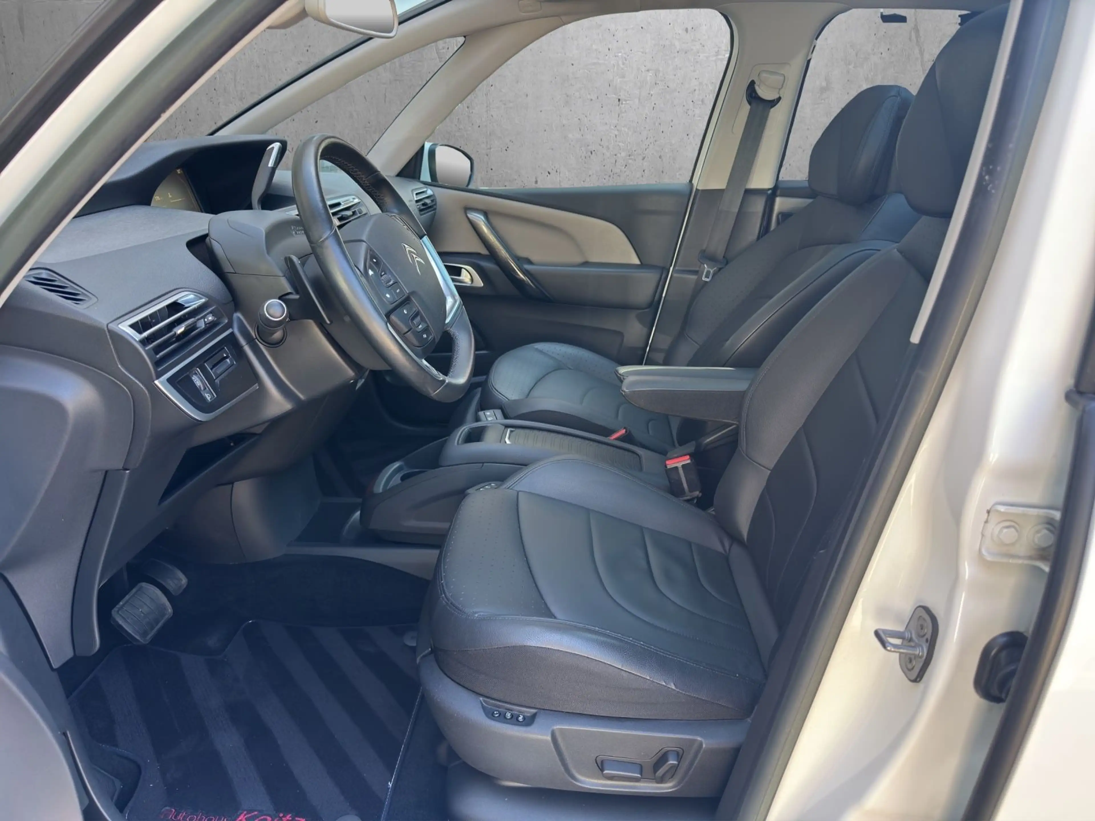 Citroen Grand C4 Picasso /Spacetourer Exclusive Panorama — photo 11