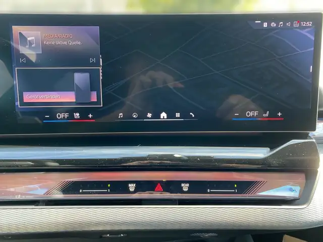BMW 5 Series view 9