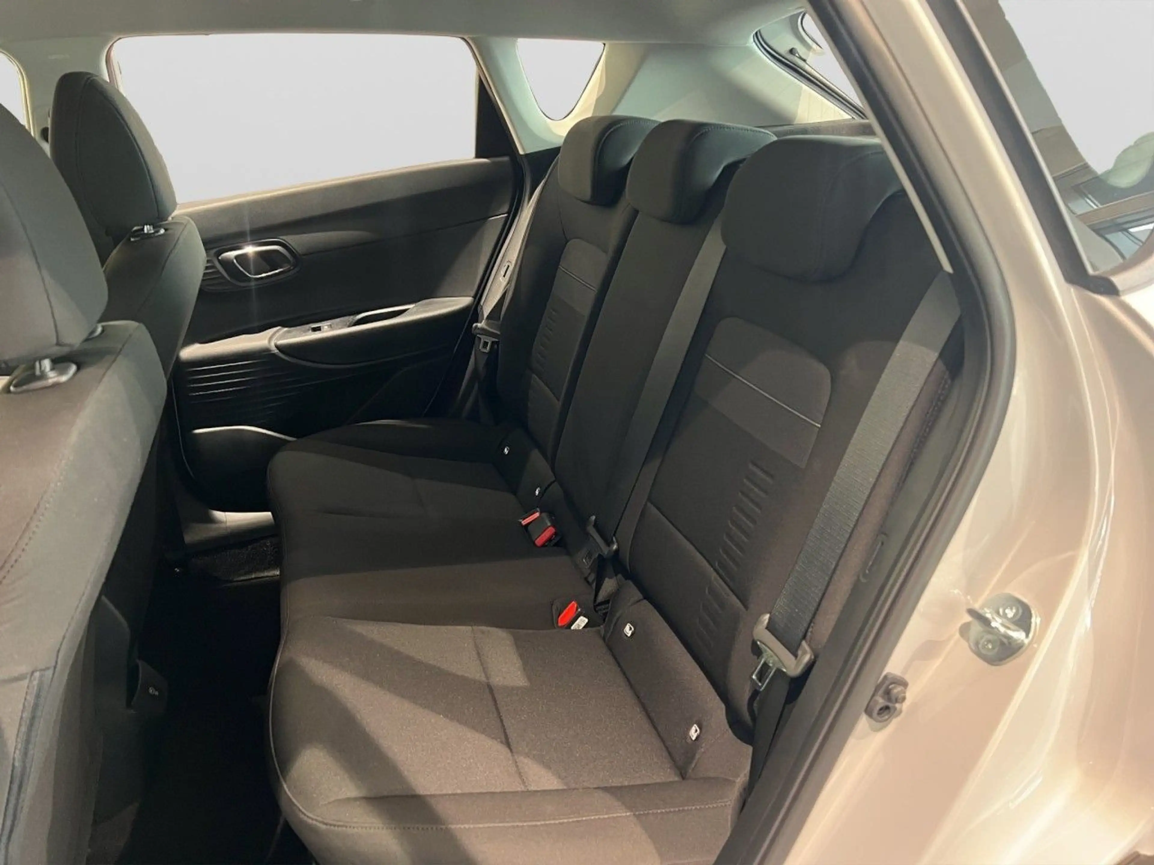 Hyundai BAYON TREND MIT NAVI + RUECK-KAMERA + PDC U.V.M! — photo 15