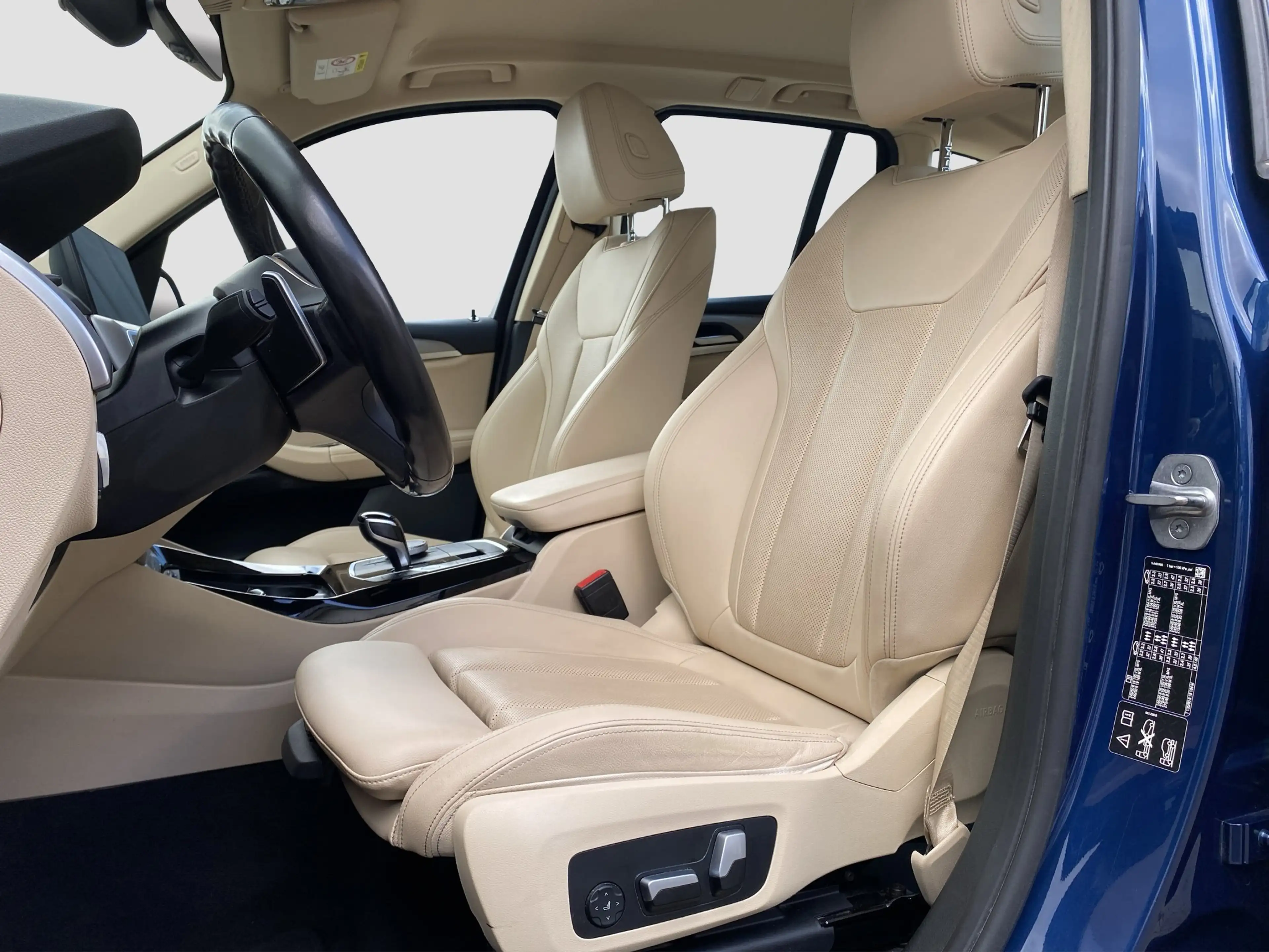 BMW X3 xDrive 20d Laser SpurAss Navi ParkAss RFK AUT — photo 11