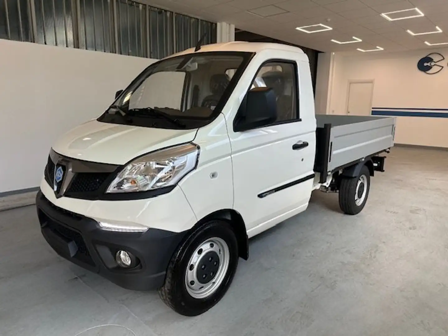 Piaggio Porter NP6 FISSO ORIGINALE PIAGGIO SW LR  LPG PASSO 2650 Blanc - 1