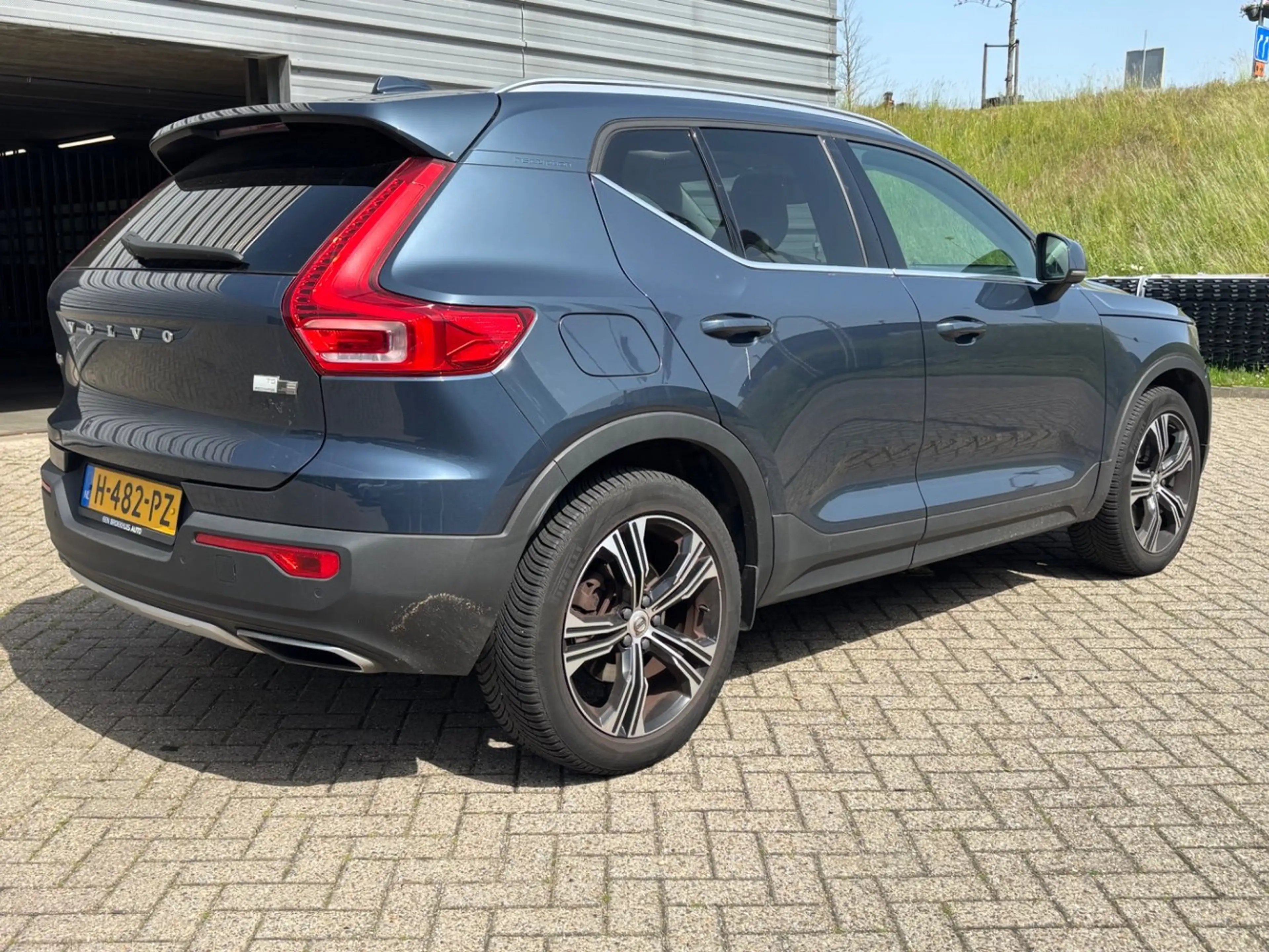 Volvo XC40 T5 262PK Inscription | Pano-dak | Trekhaak | LEder — photo 3