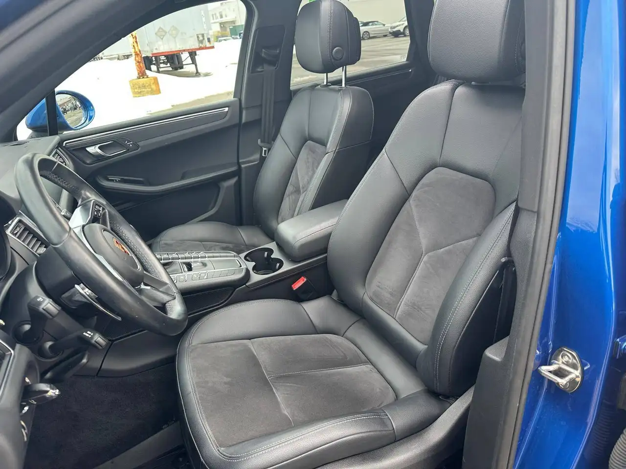 Porsche Macan снимка Porsche Macan