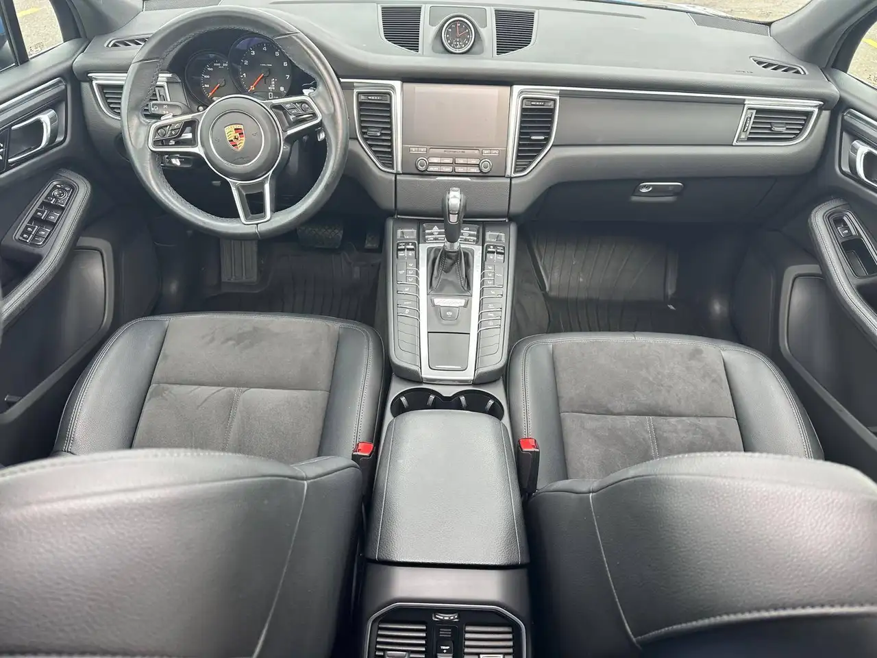 Porsche Macan снимка Porsche Macan