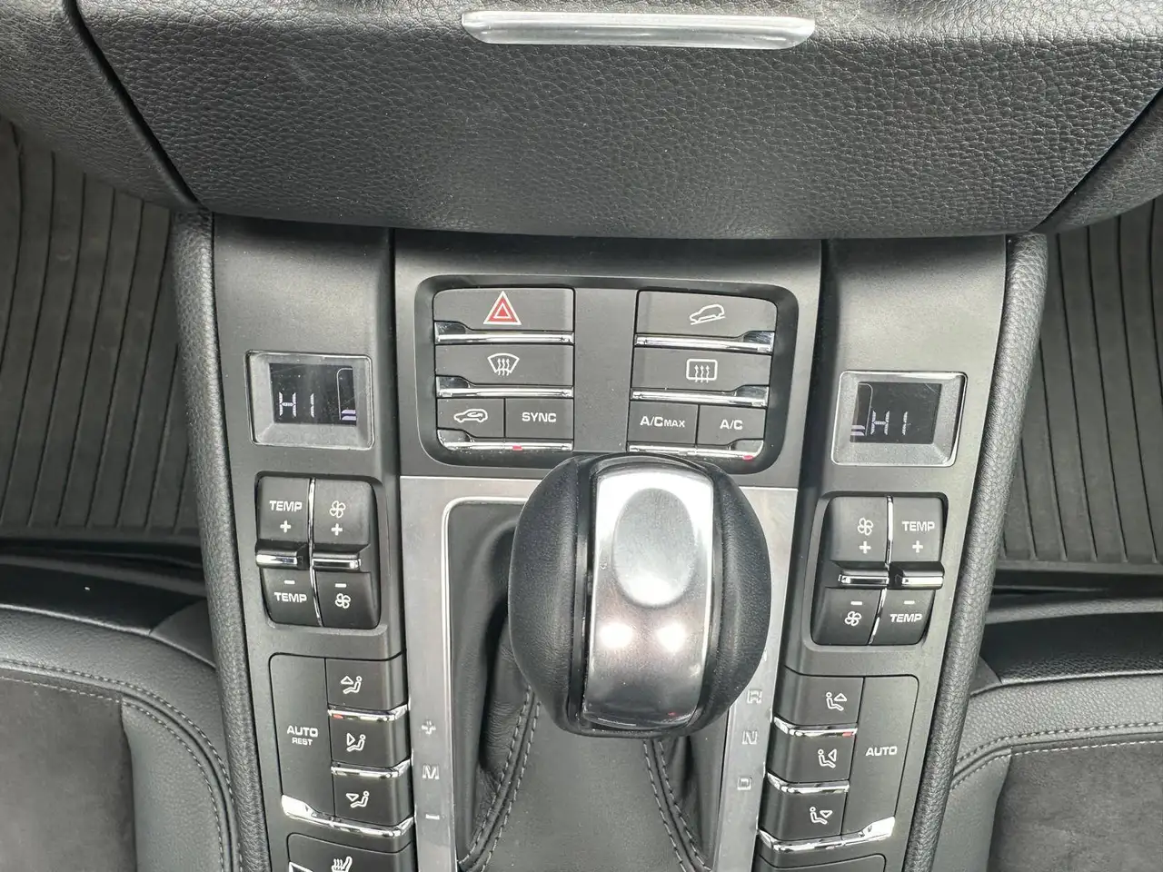 Porsche Macan снимка Porsche Macan