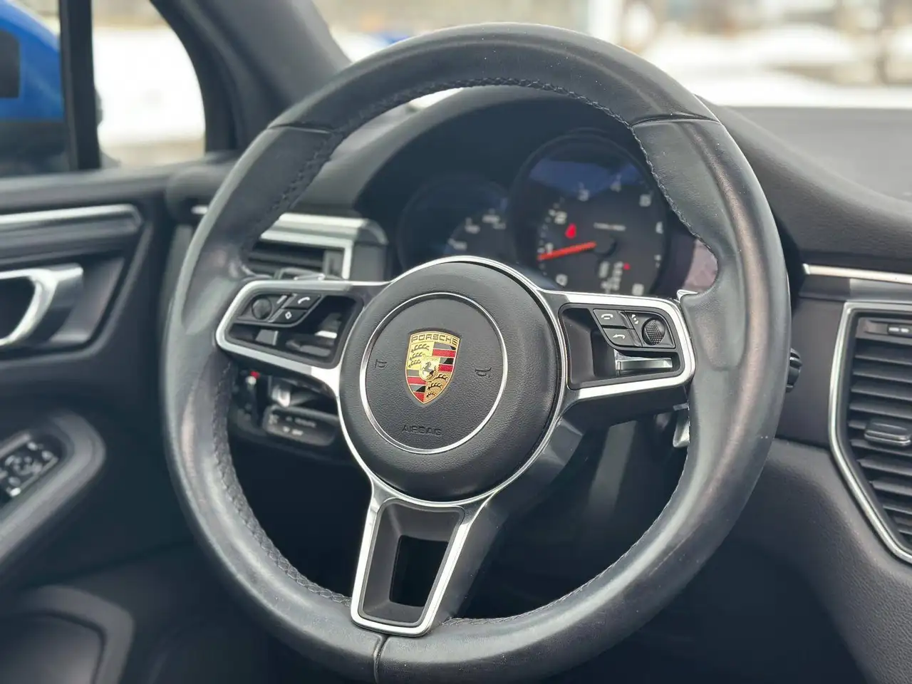 Porsche Macan снимка Porsche Macan