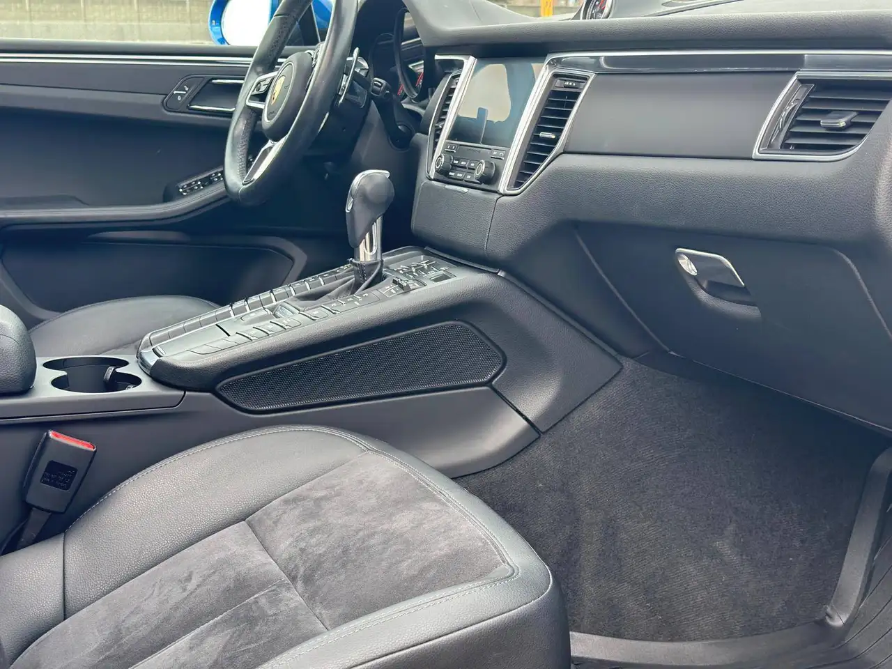 Porsche Macan снимка Porsche Macan